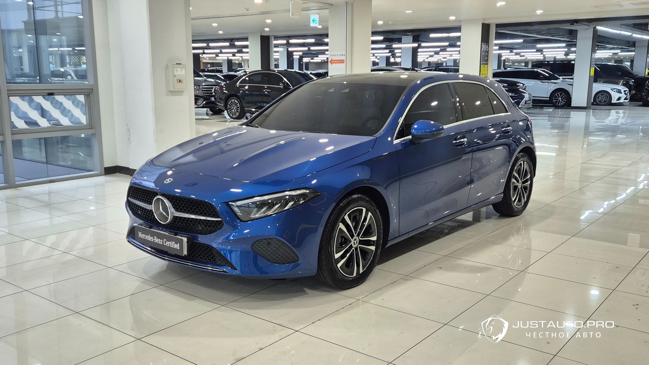 Автомобиль Mercedes-Benz A-Class