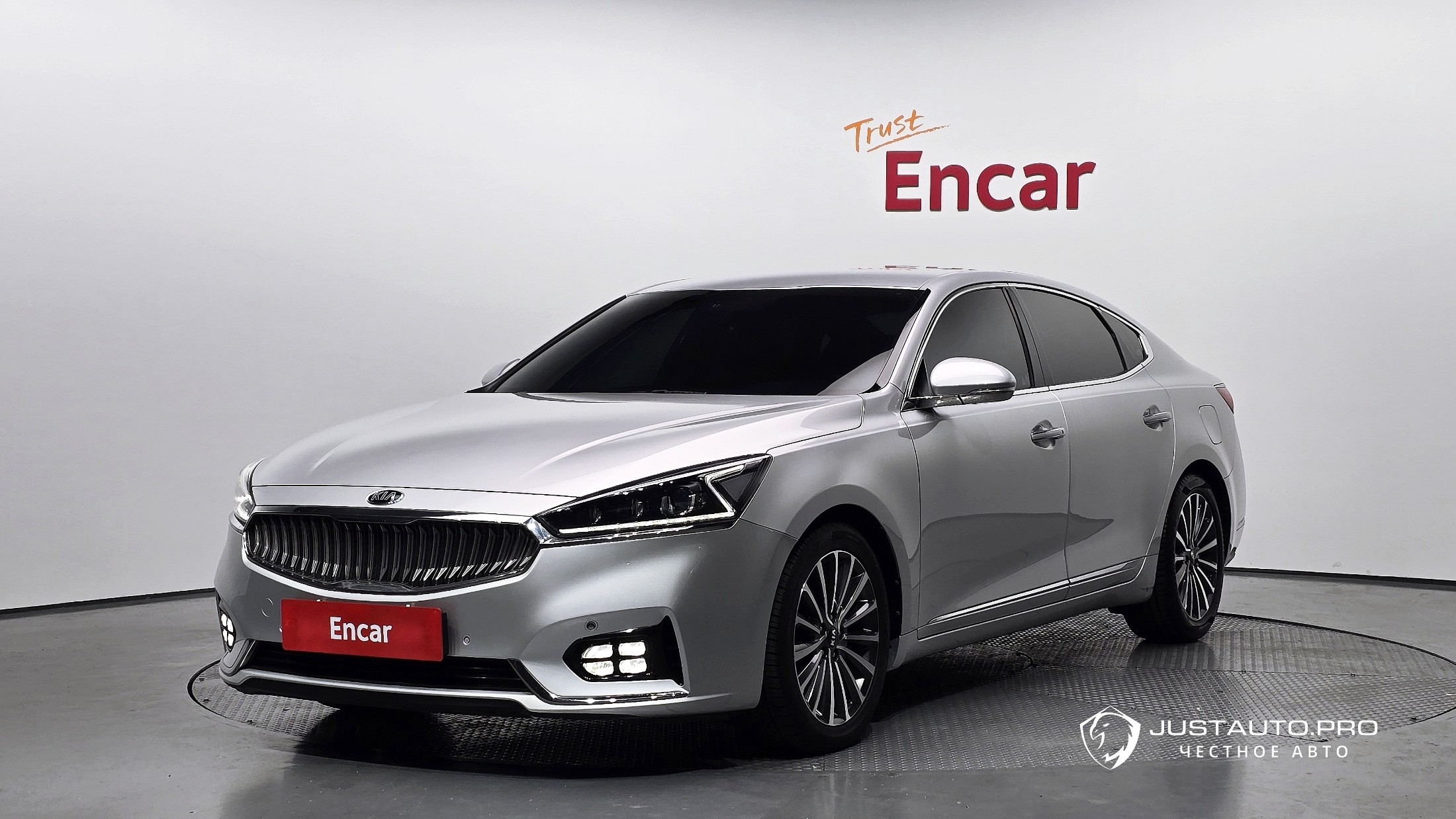 Автомобиль Kia K7