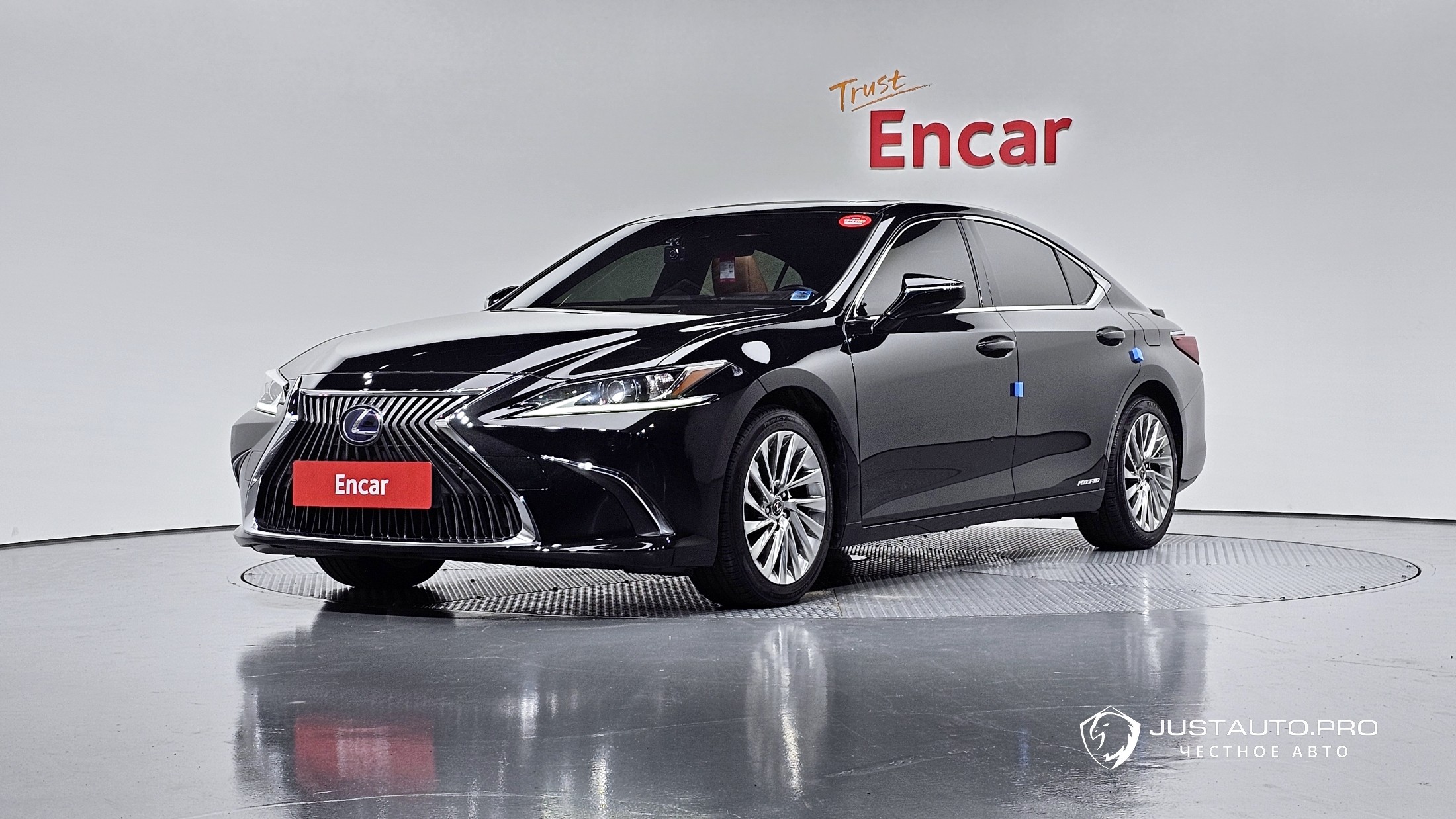 Автомобиль Lexus ES