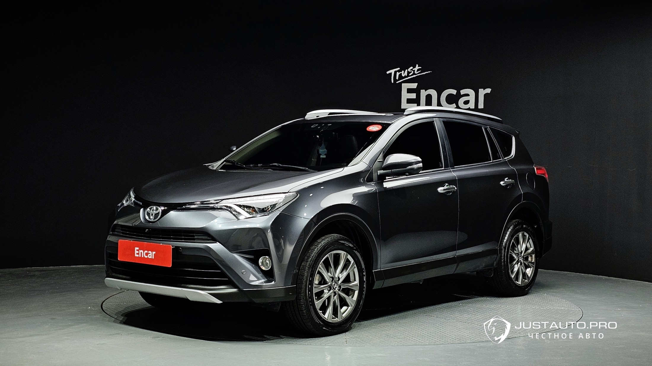 Автомобиль Toyota RAV4