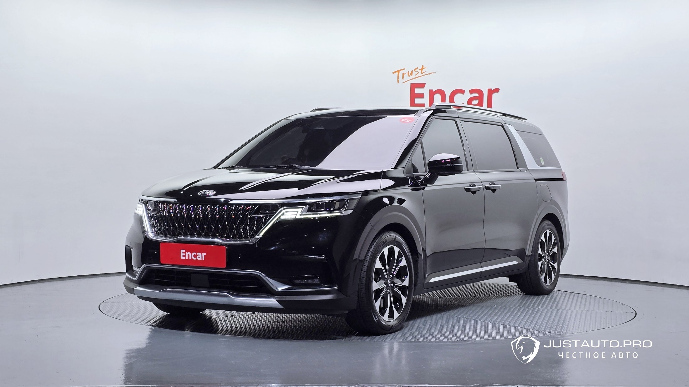 Автомобиль Kia Canival