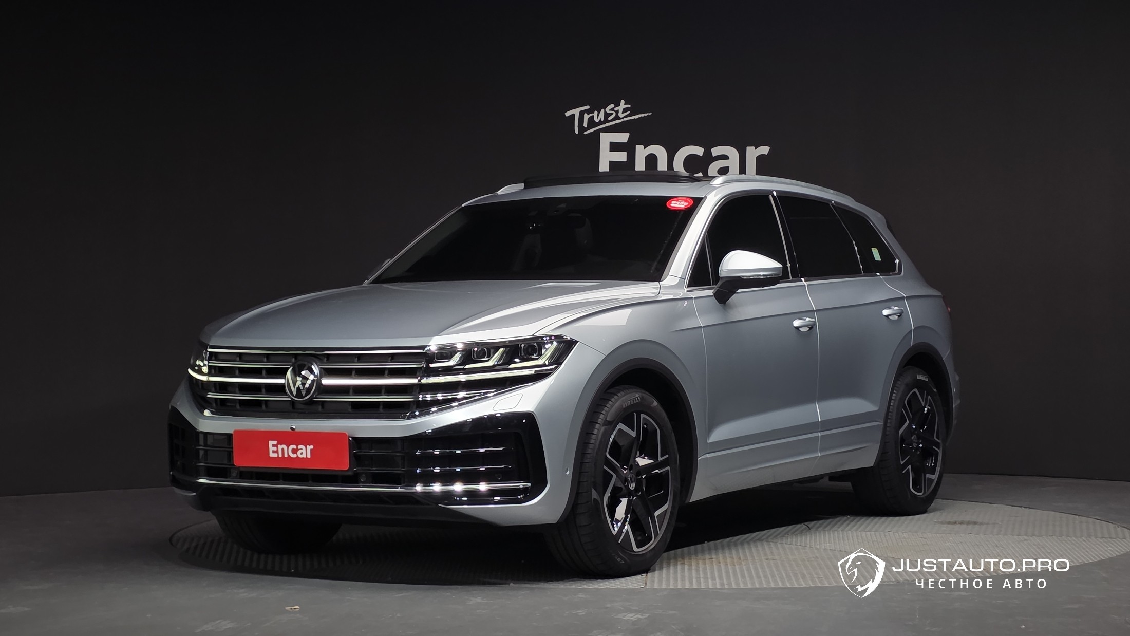 Автомобиль Volkswagen Touareg