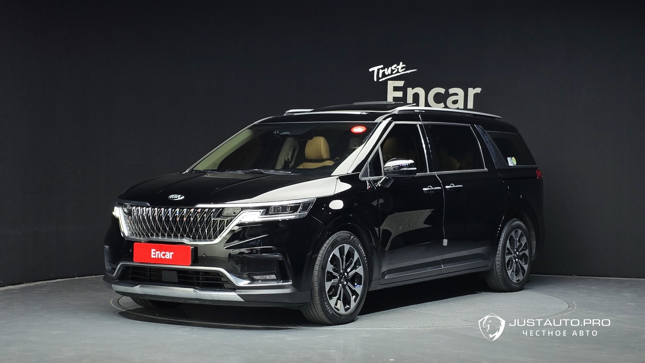 Автомобиль Kia Canival