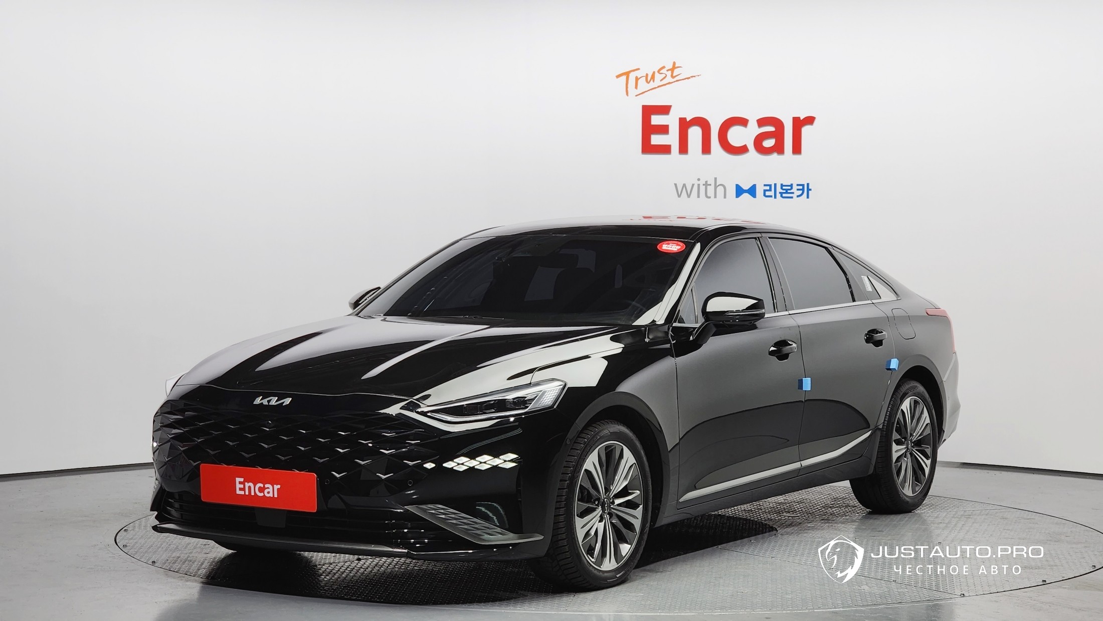 Автомобиль Kia K8