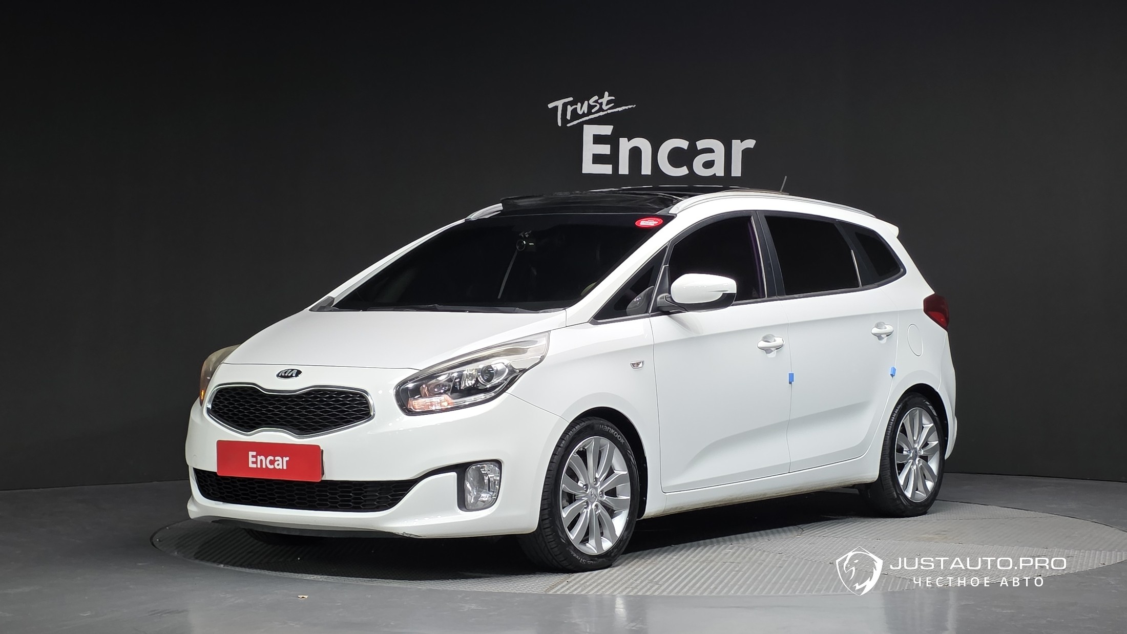 Автомобиль Kia Carens