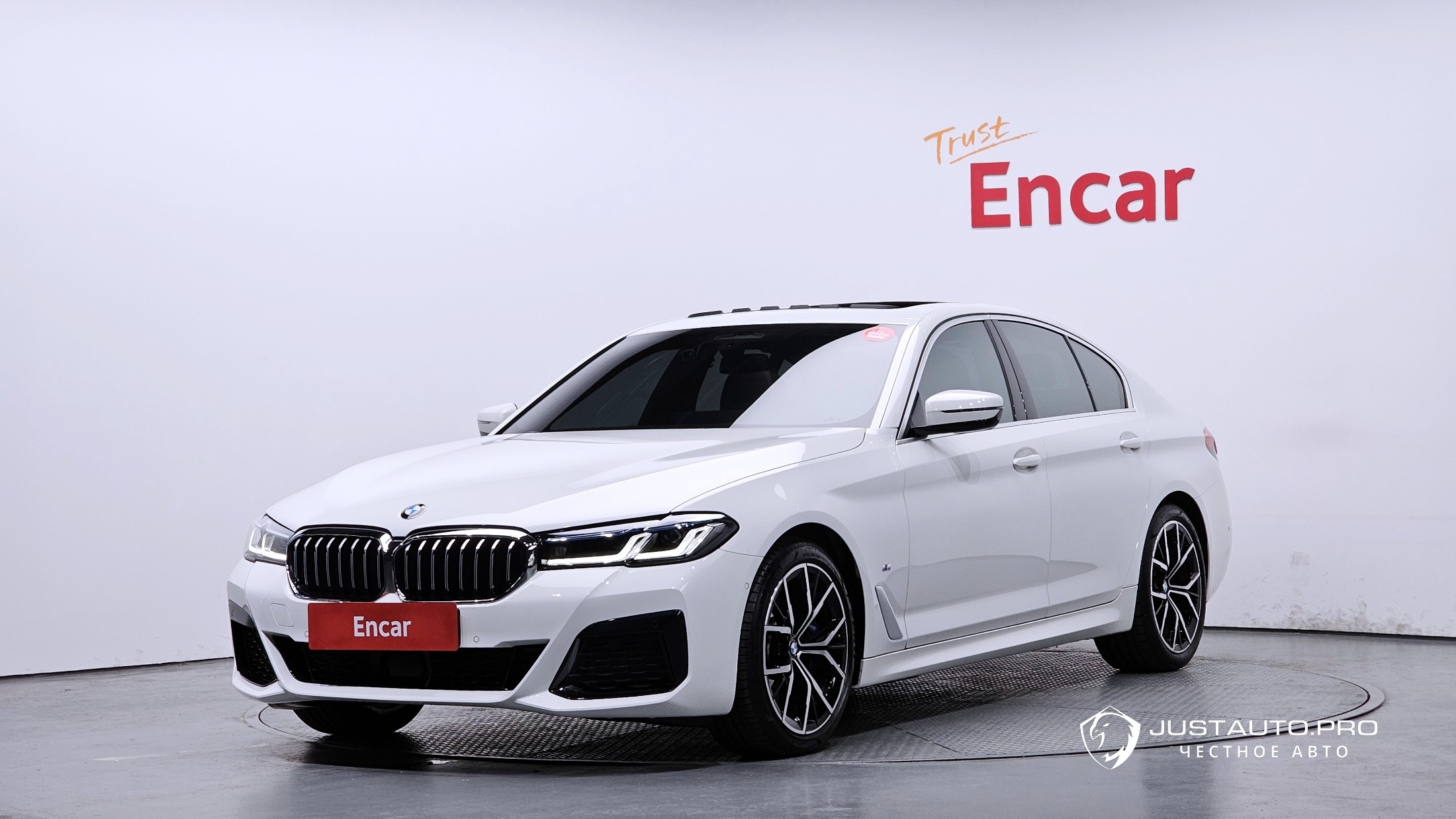 Автомобиль BMW 5-Series