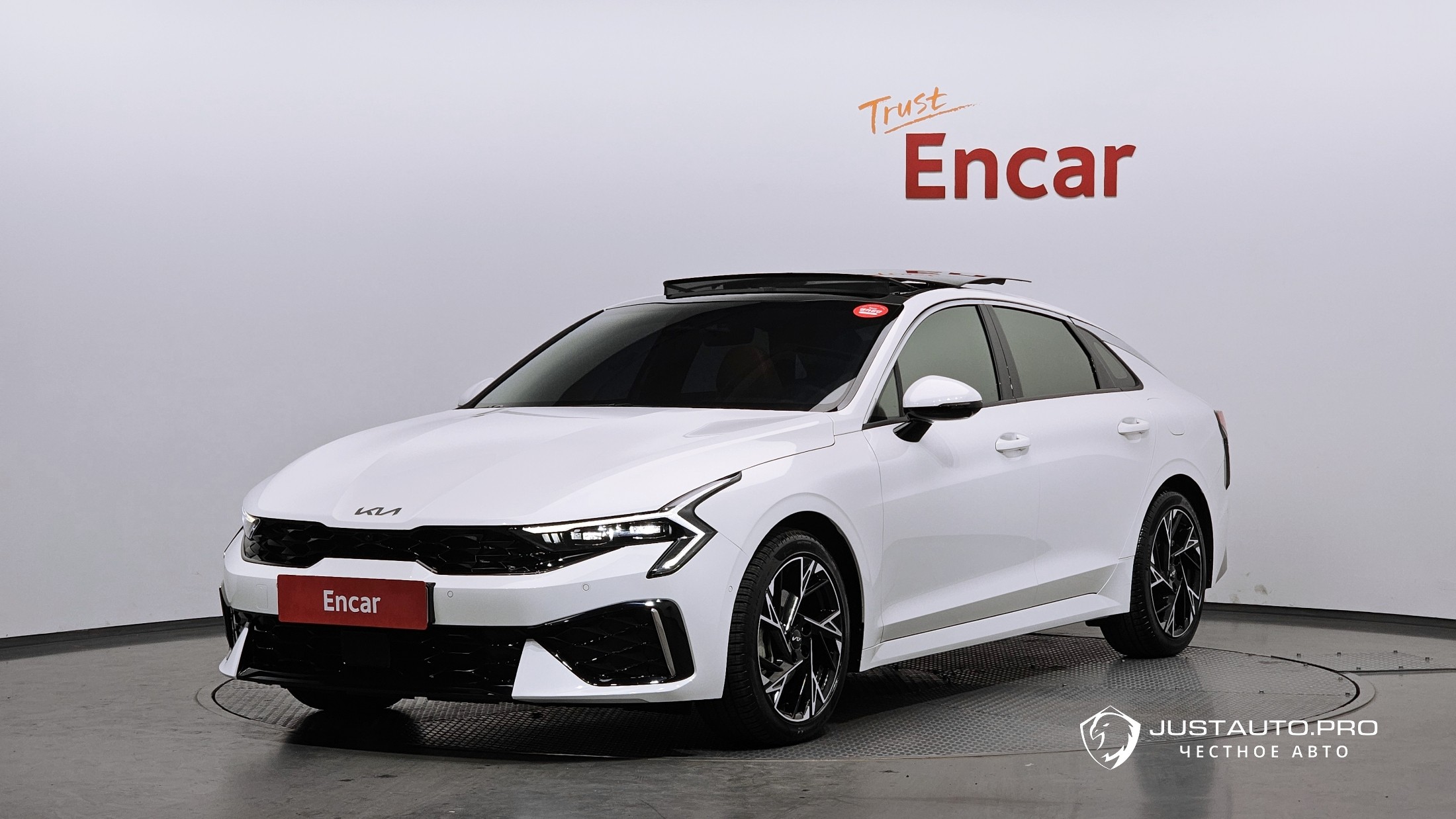 Автомобиль Kia K5