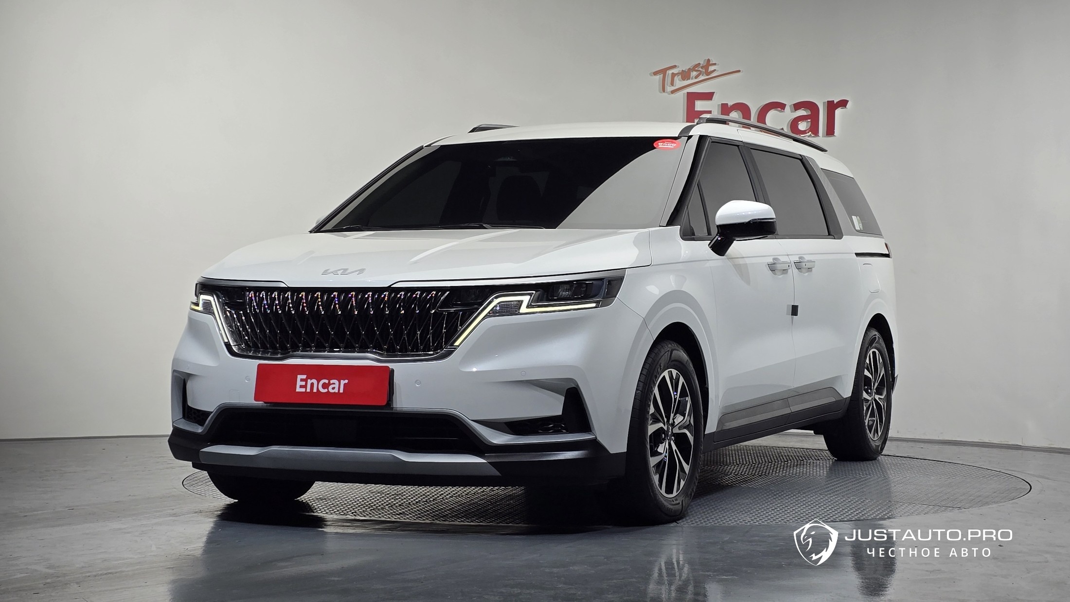 Автомобиль Kia Canival