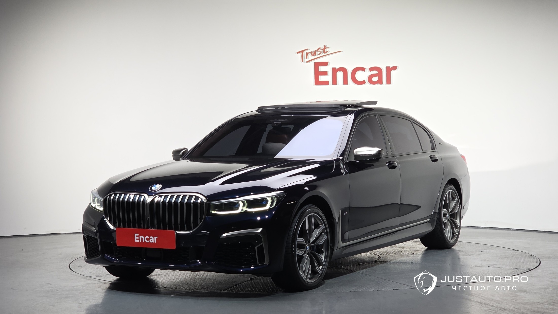 Автомобиль BMW 7-Series