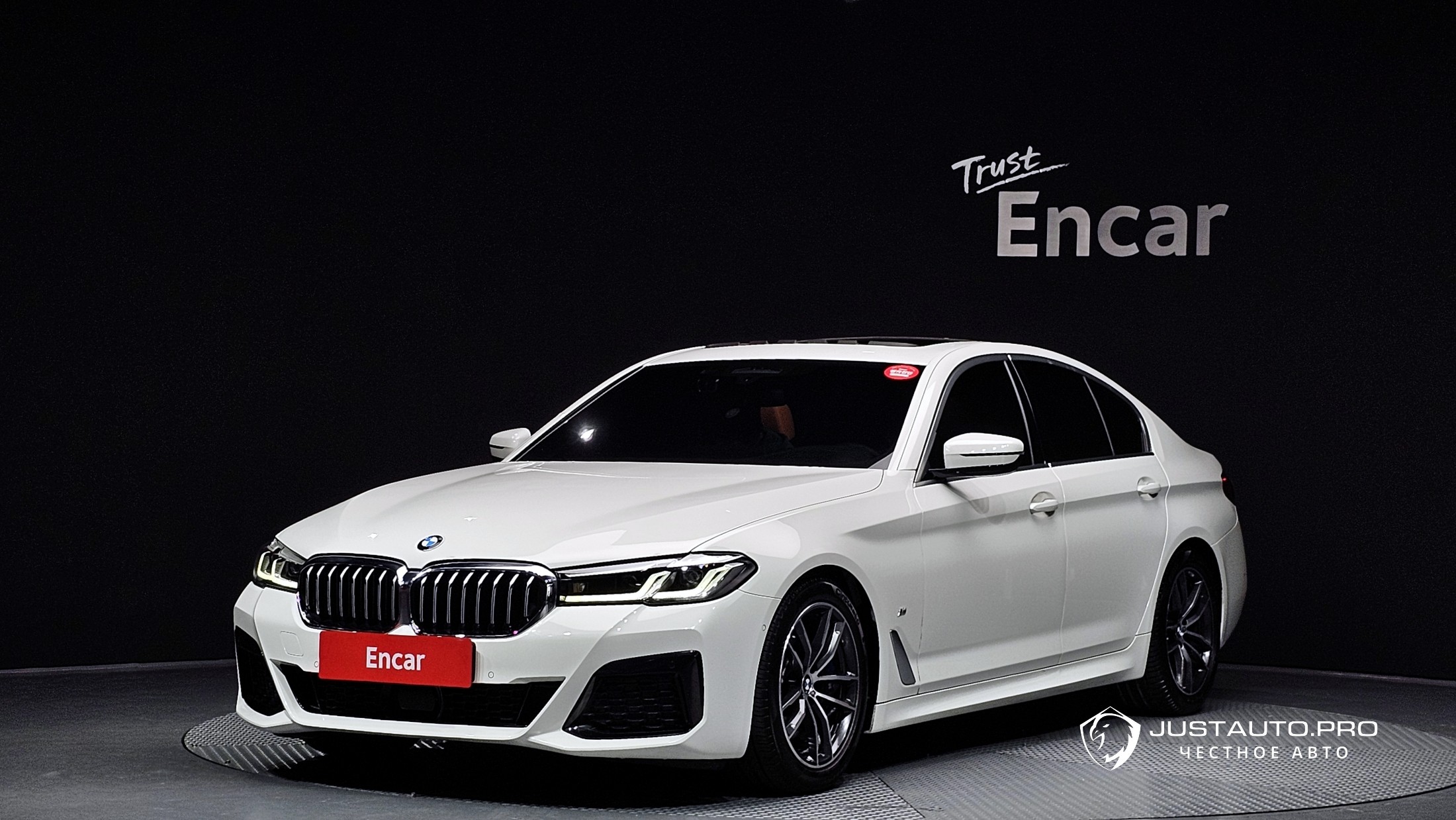 Автомобиль BMW 5-Series