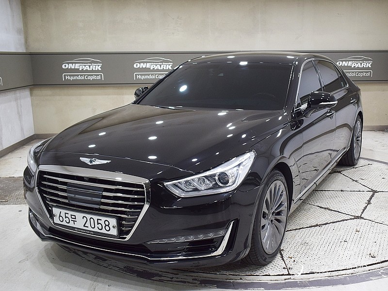Автомобиль Genesis EQ900