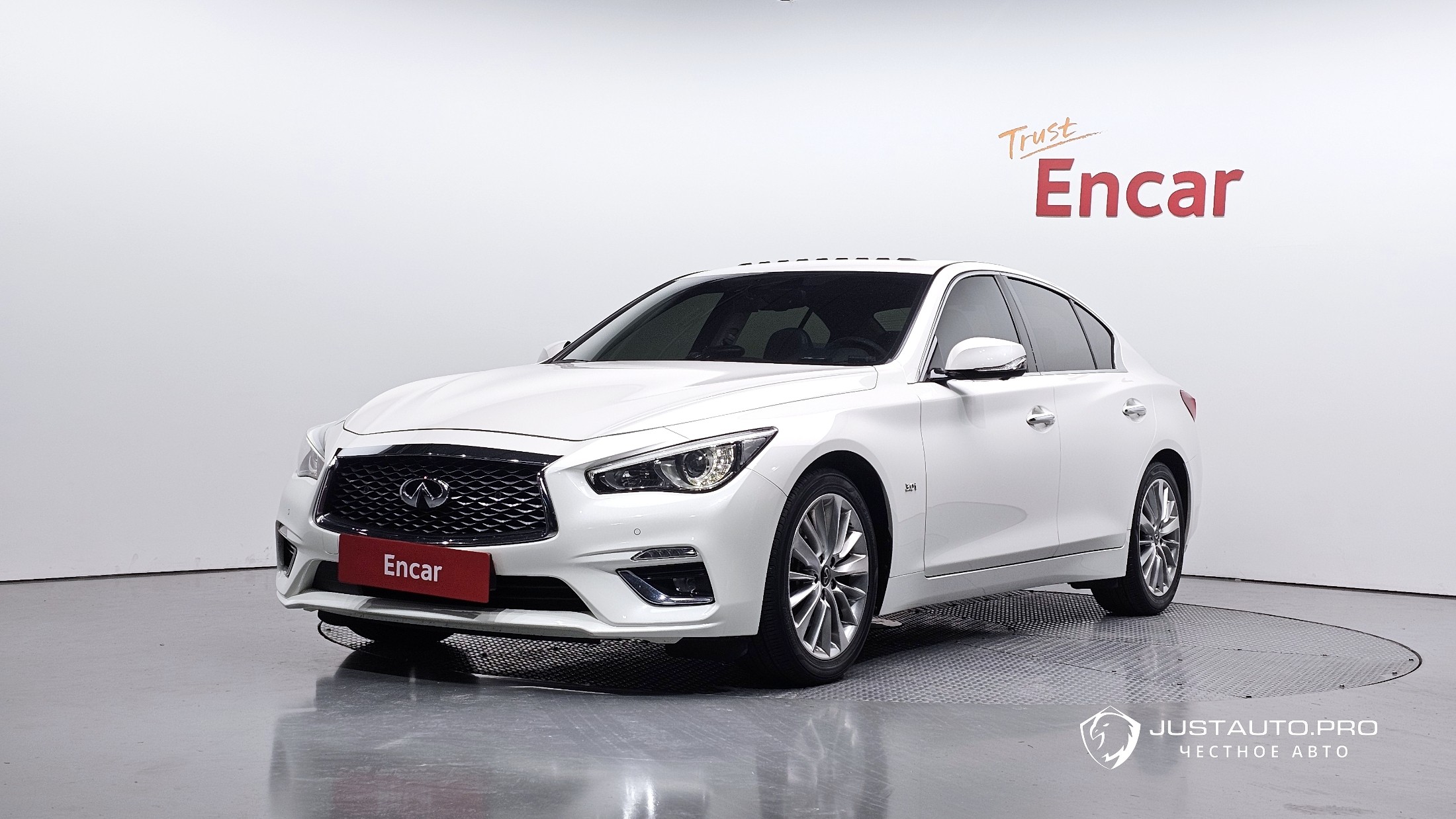 Автомобиль Infiniti Q50
