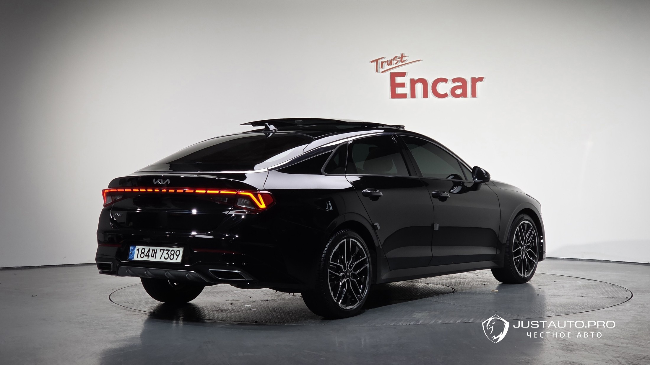 Автомобиль Kia K5