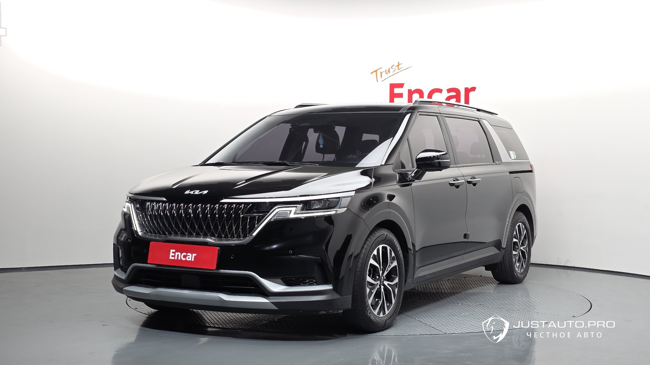 Автомобиль Kia Canival