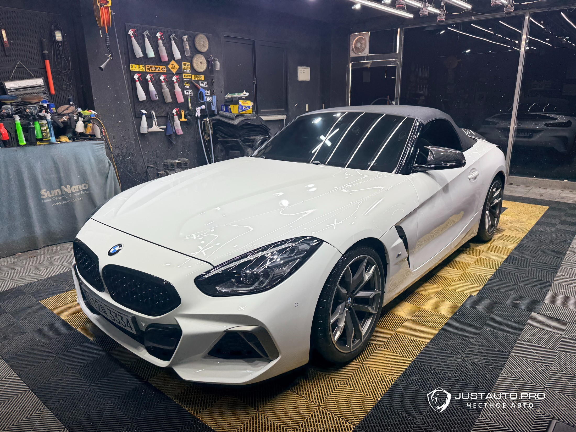 Автомобиль BMW Z4