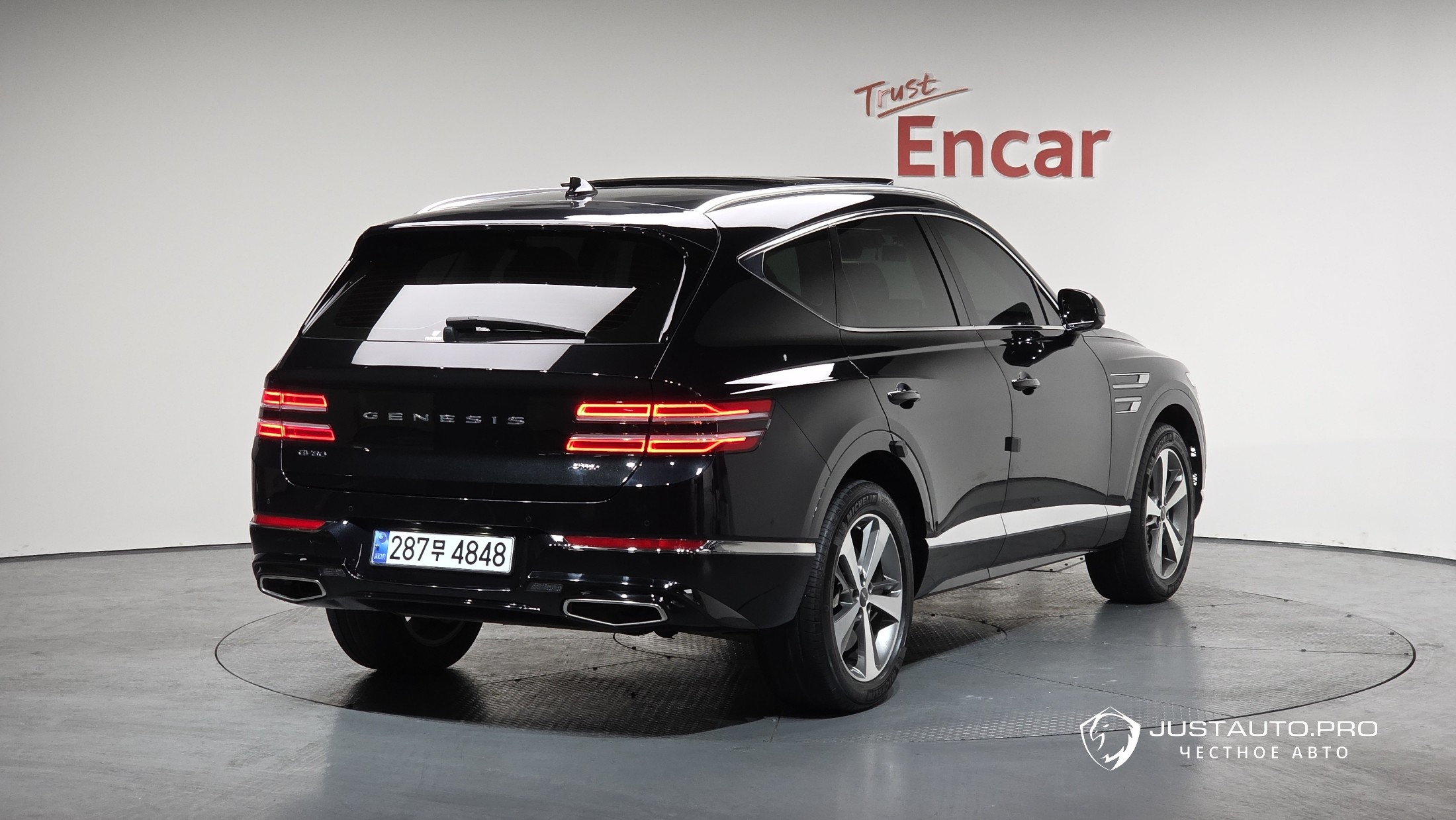Автомобиль Genesis GV80