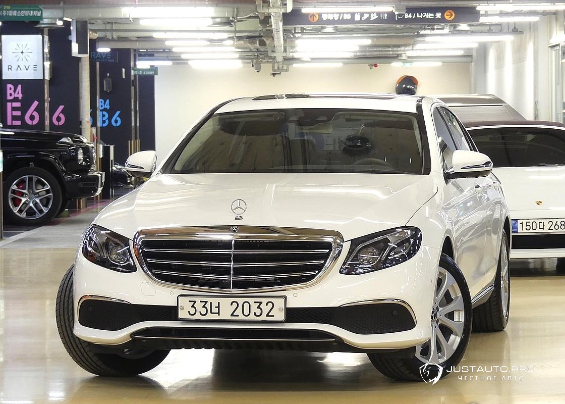 Автомобиль Mercedes-Benz E-Class