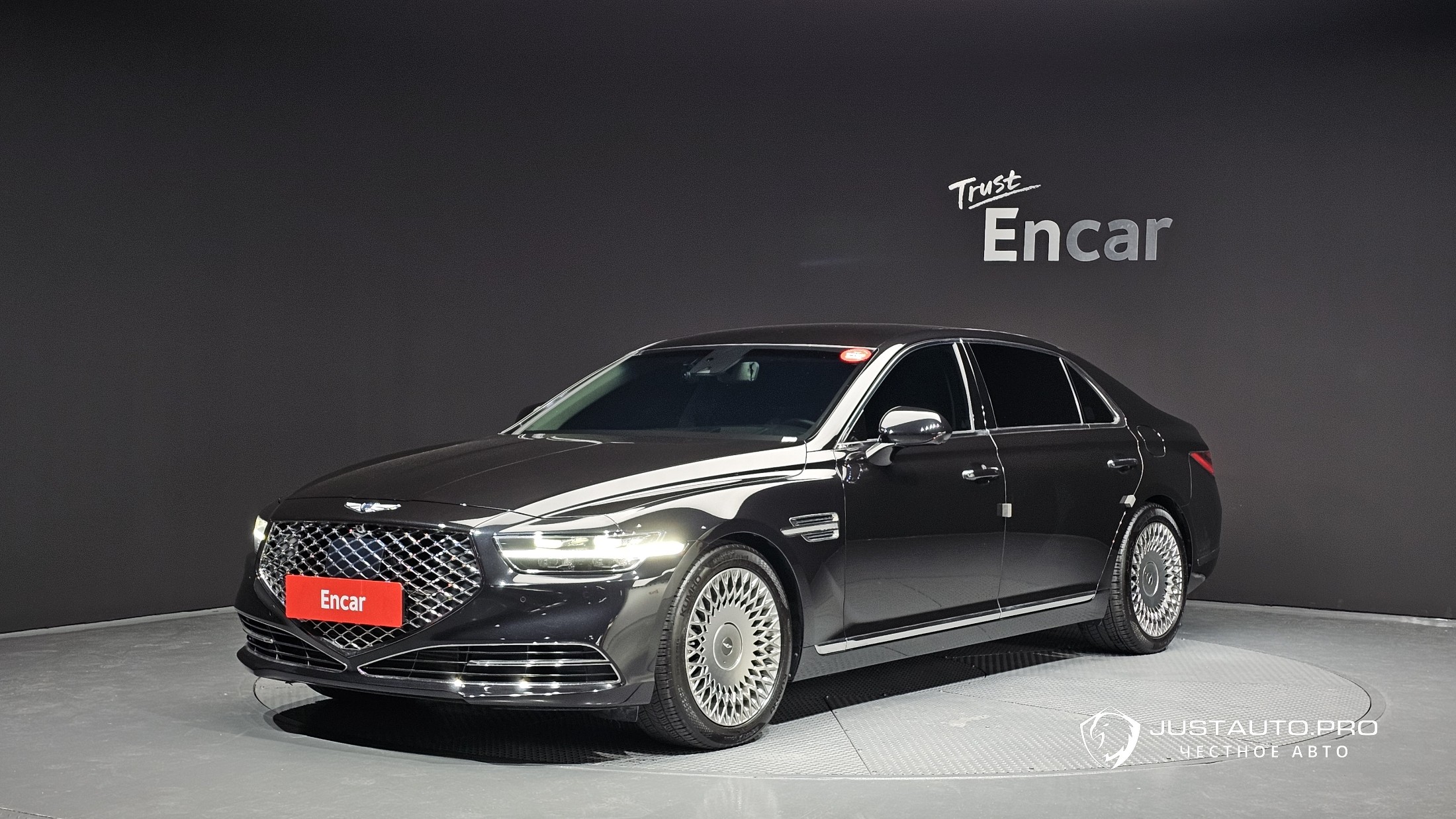 Автомобиль Genesis G90