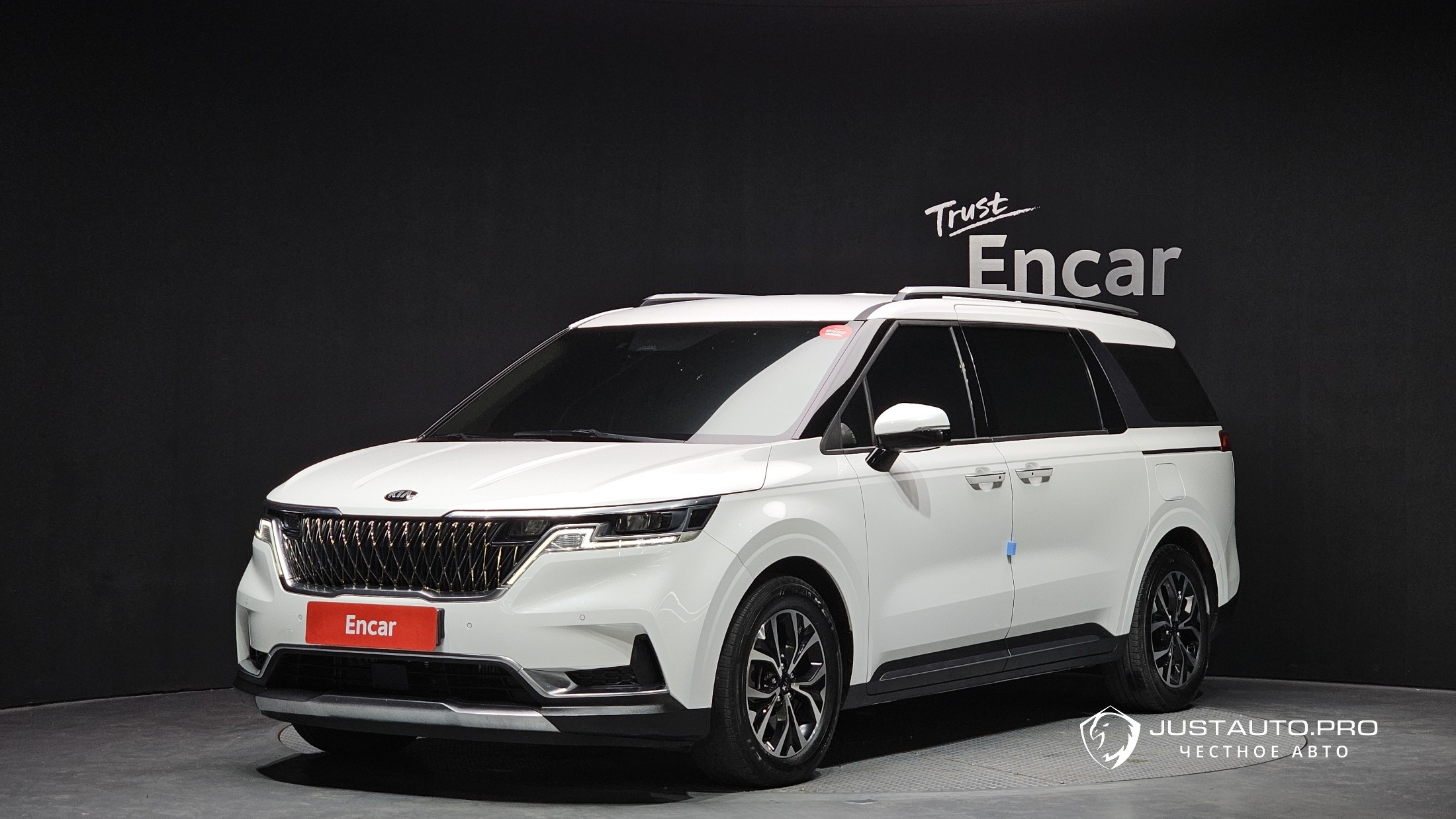Автомобиль Kia Canival