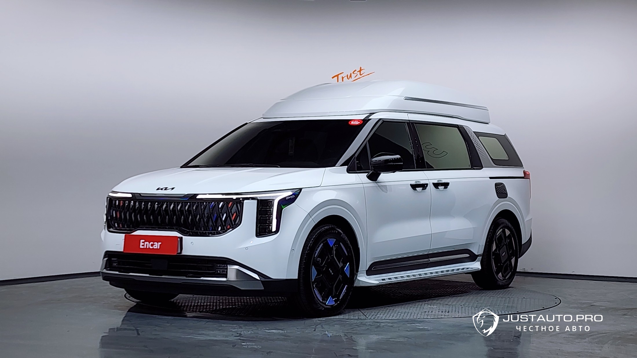 Автомобиль Kia Canival