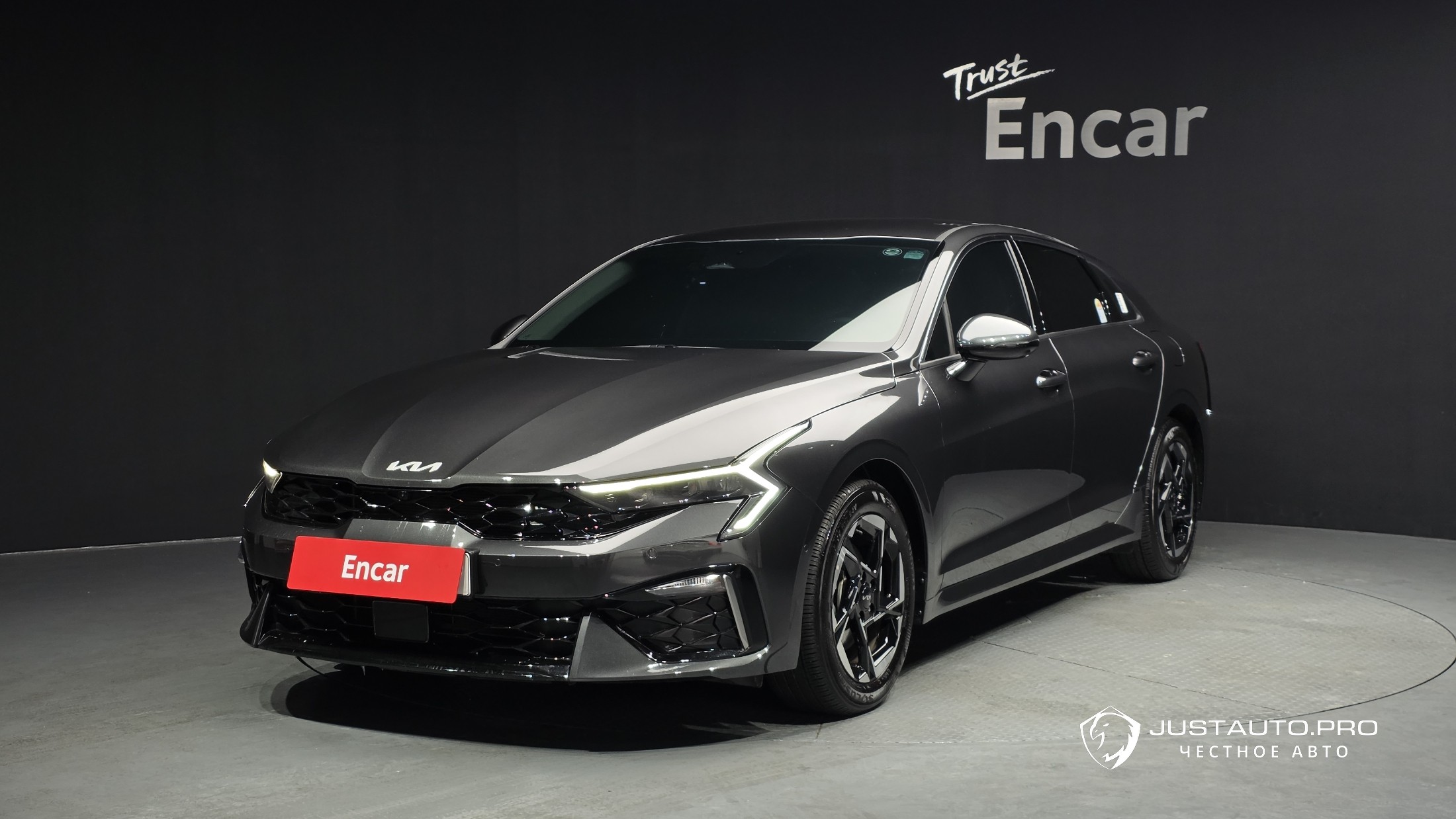 Автомобиль Kia K5