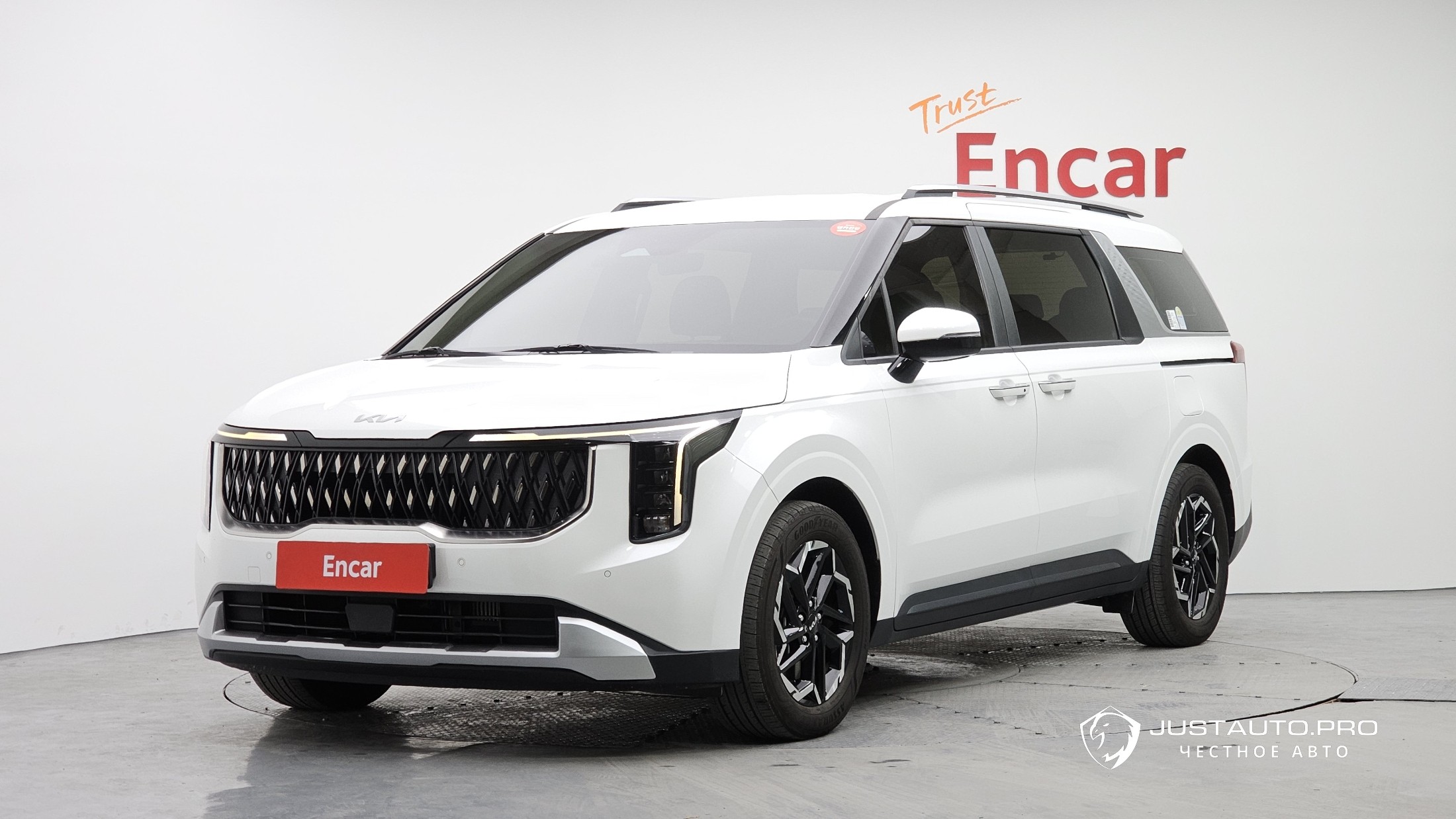 Автомобиль Kia Canival