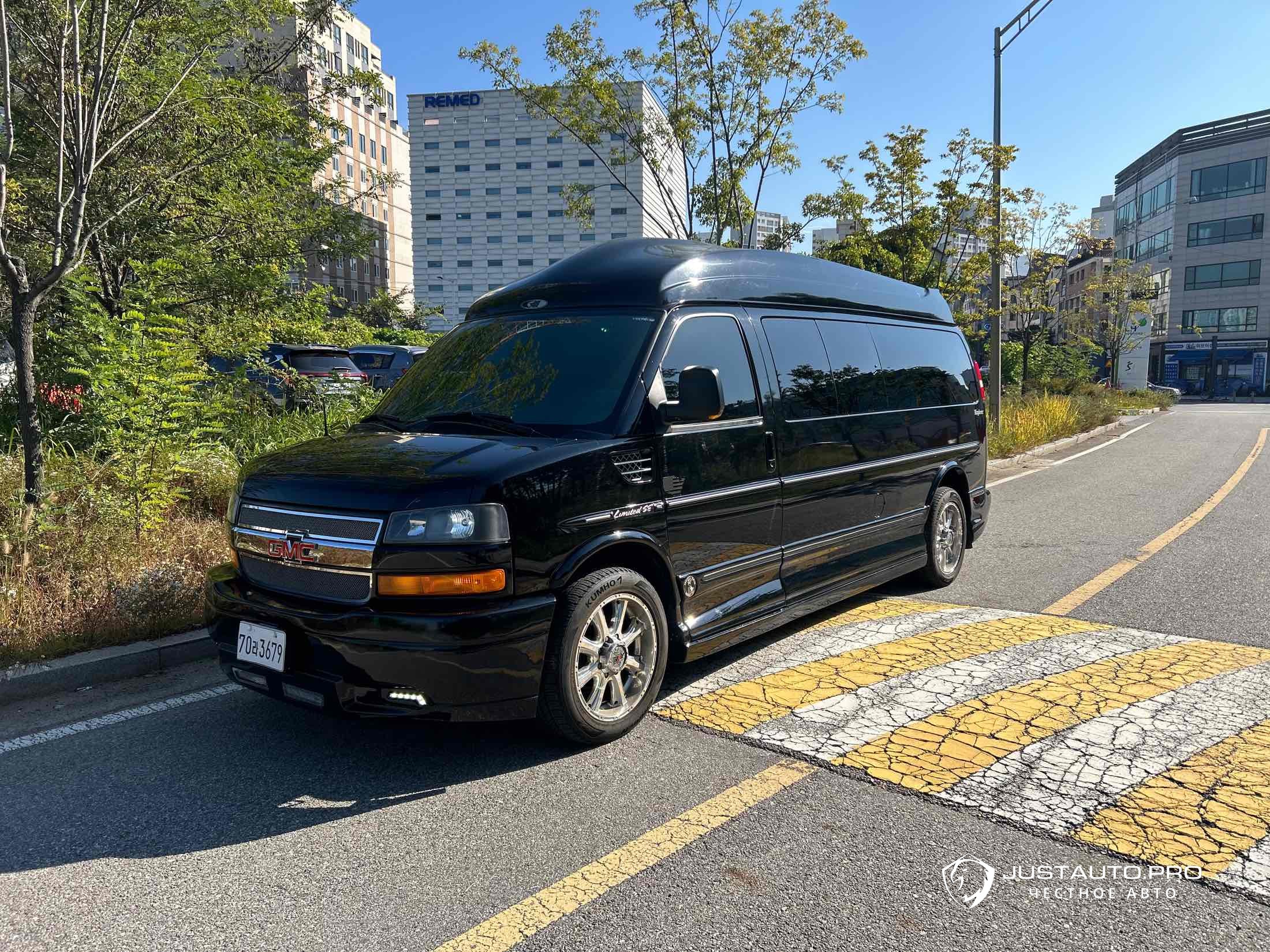Автомобиль Chevrolet Express Van