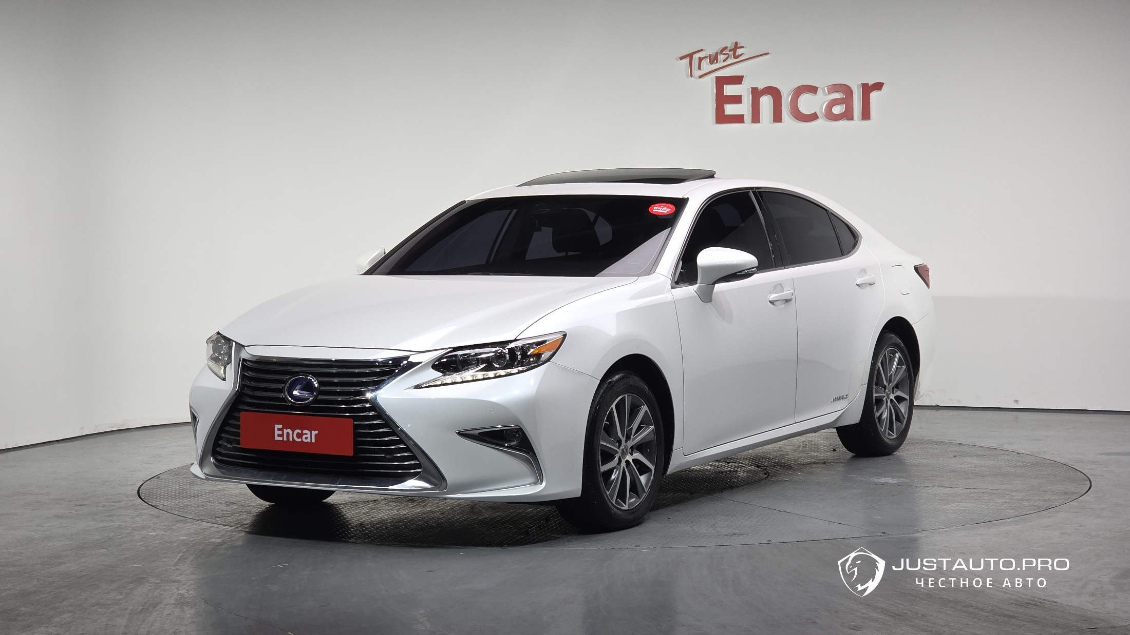 Автомобиль Lexus ES