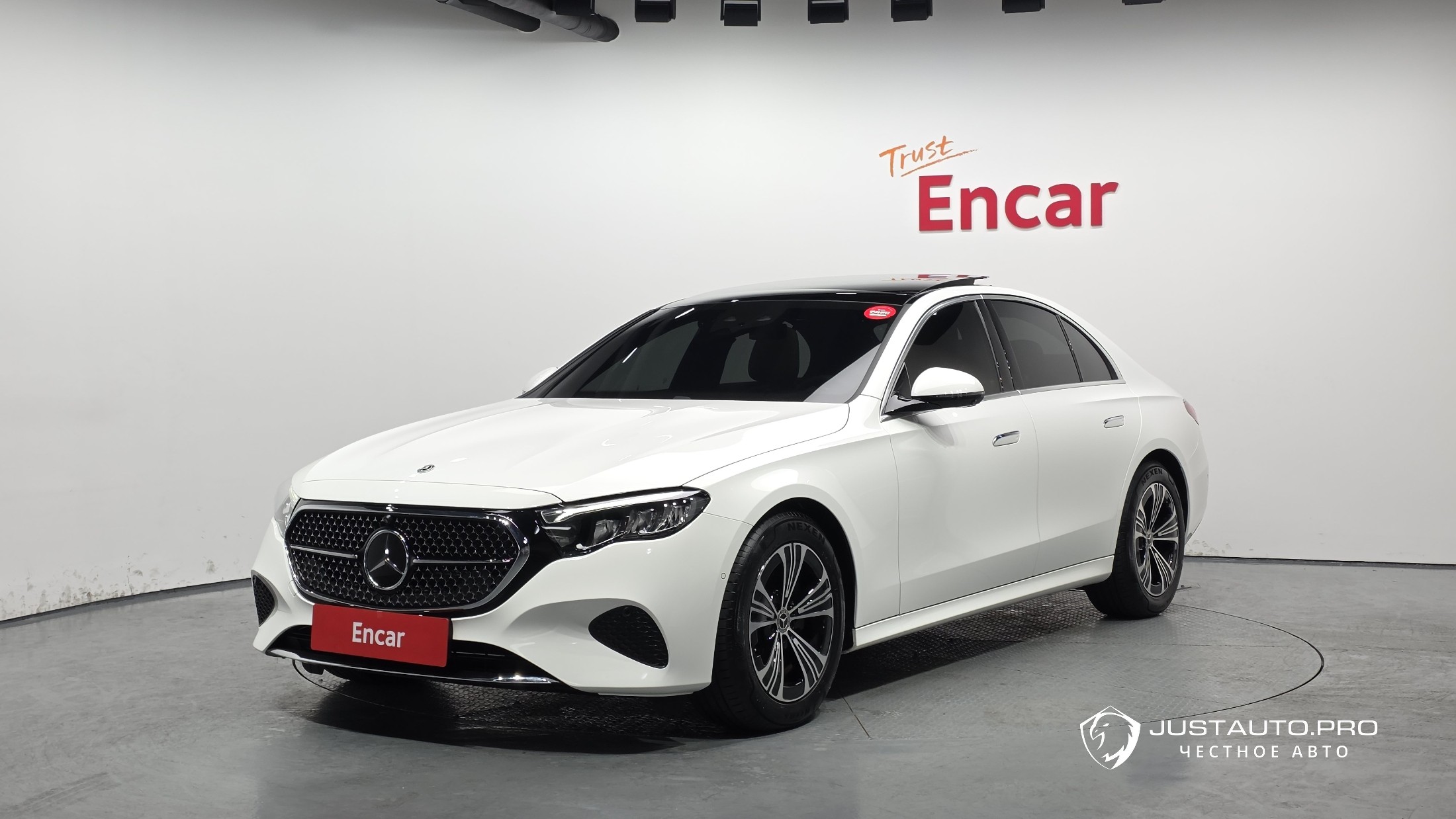 Автомобиль Mercedes-Benz E-Class