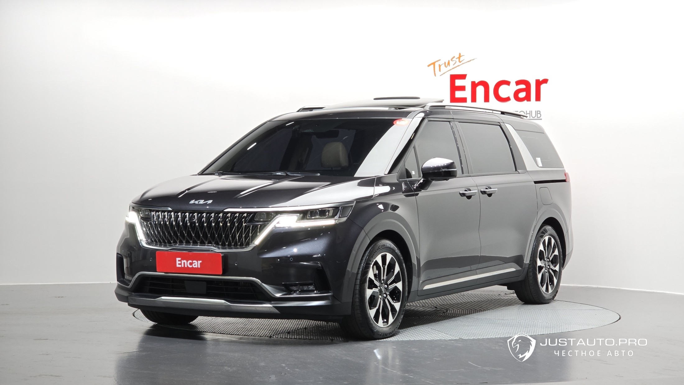 Автомобиль Kia Canival