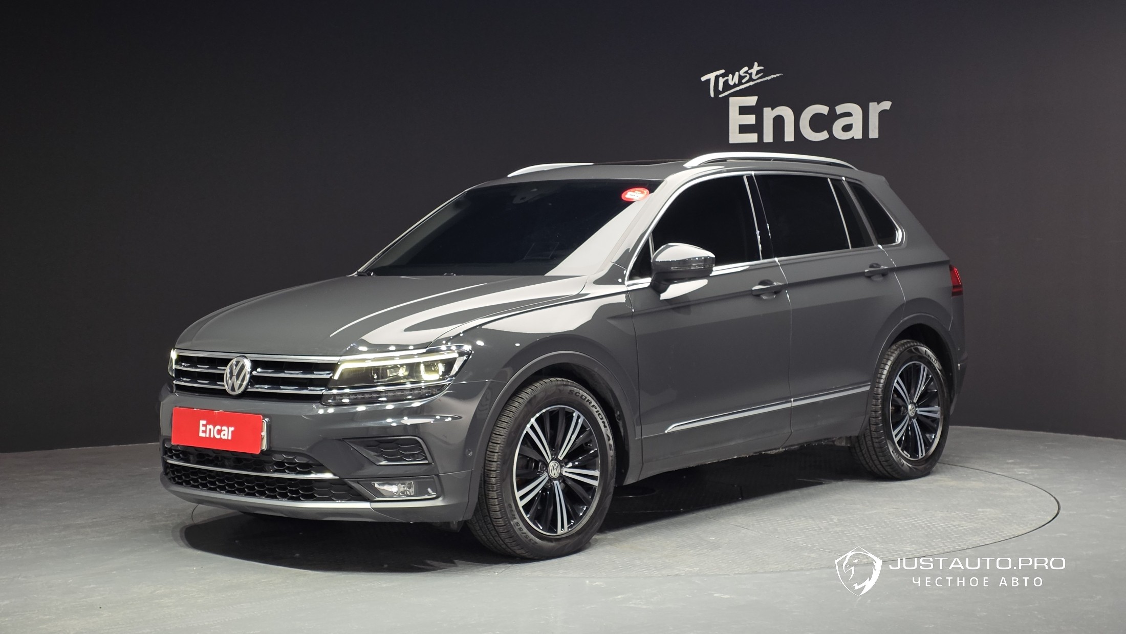 Автомобиль Volkswagen Tiguan