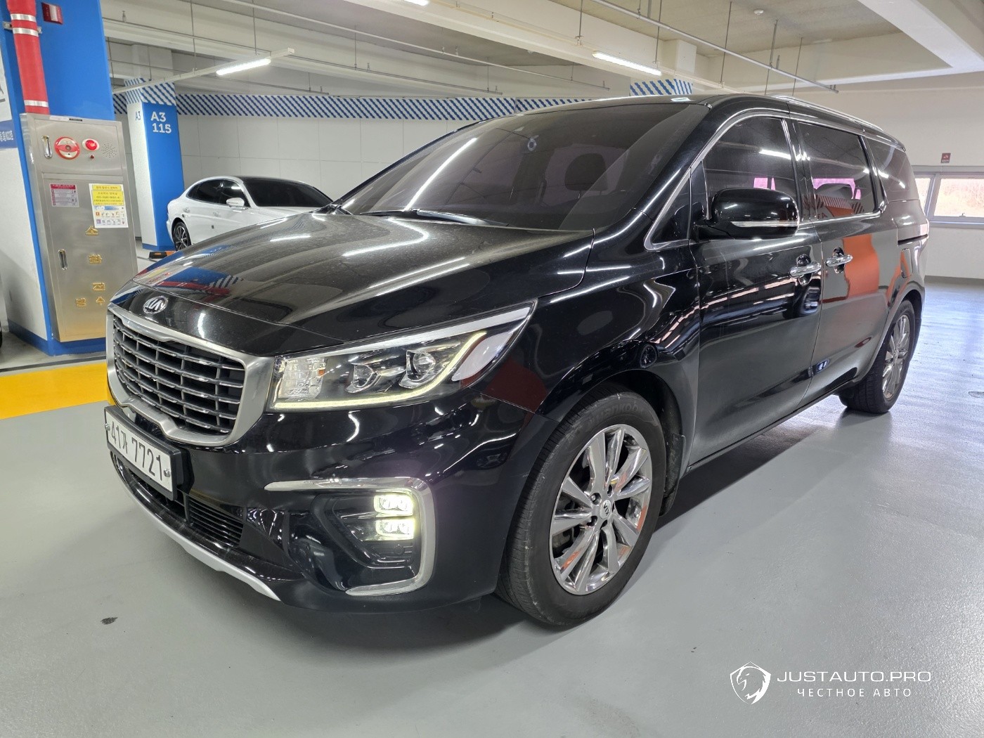 Автомобиль Kia Canival