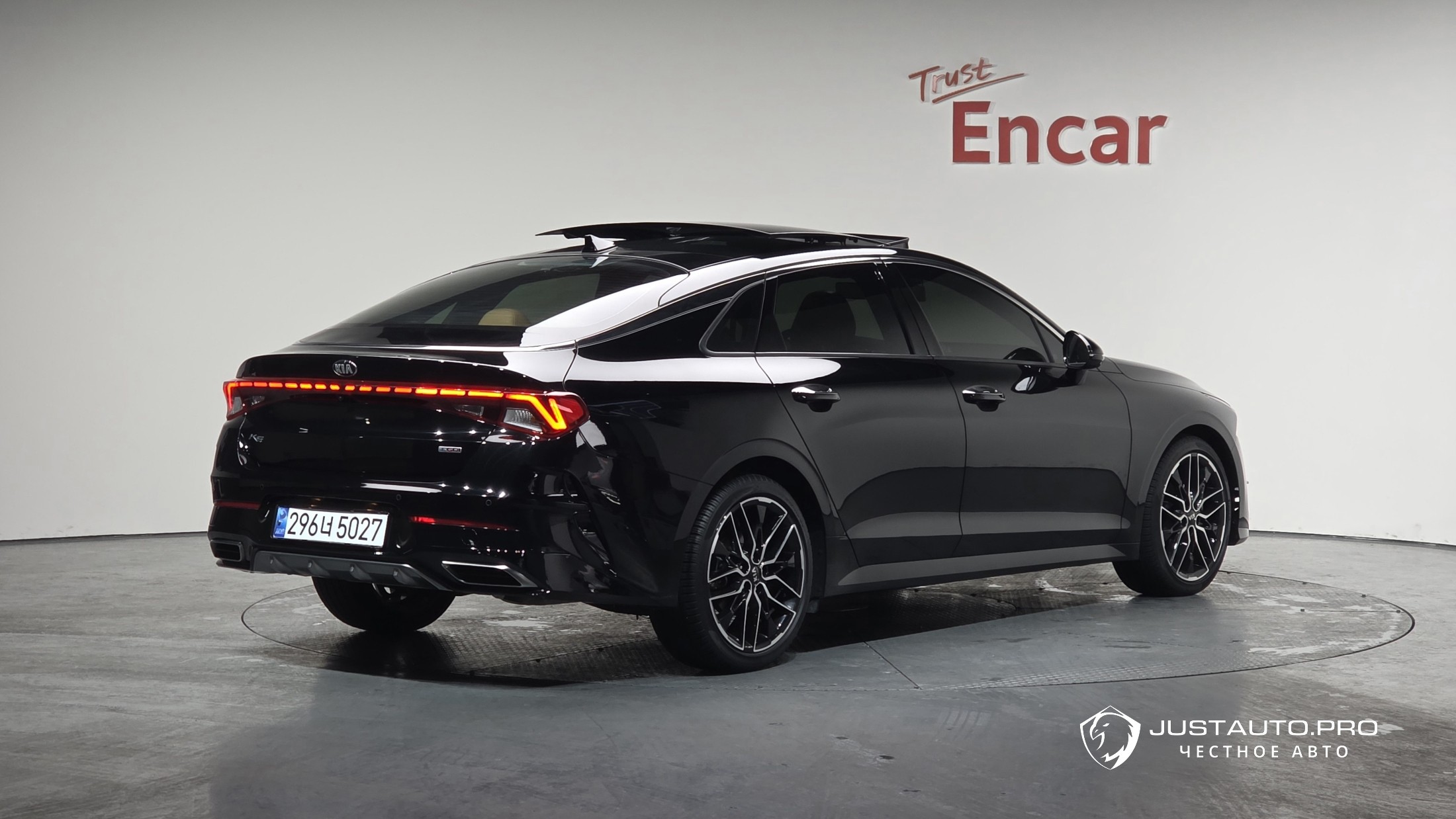 Автомобиль Kia K5