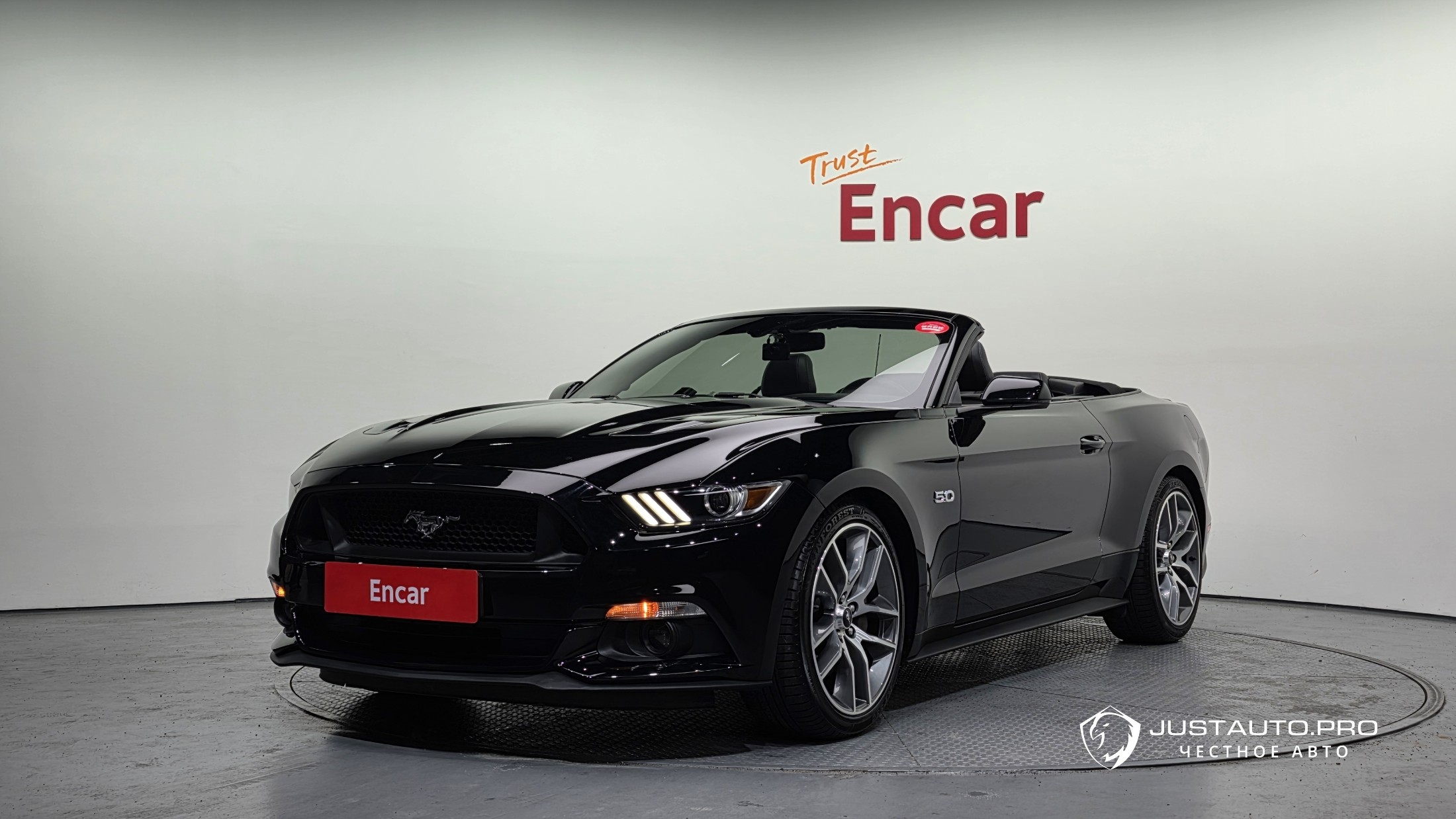 Автомобиль Ford Mustang