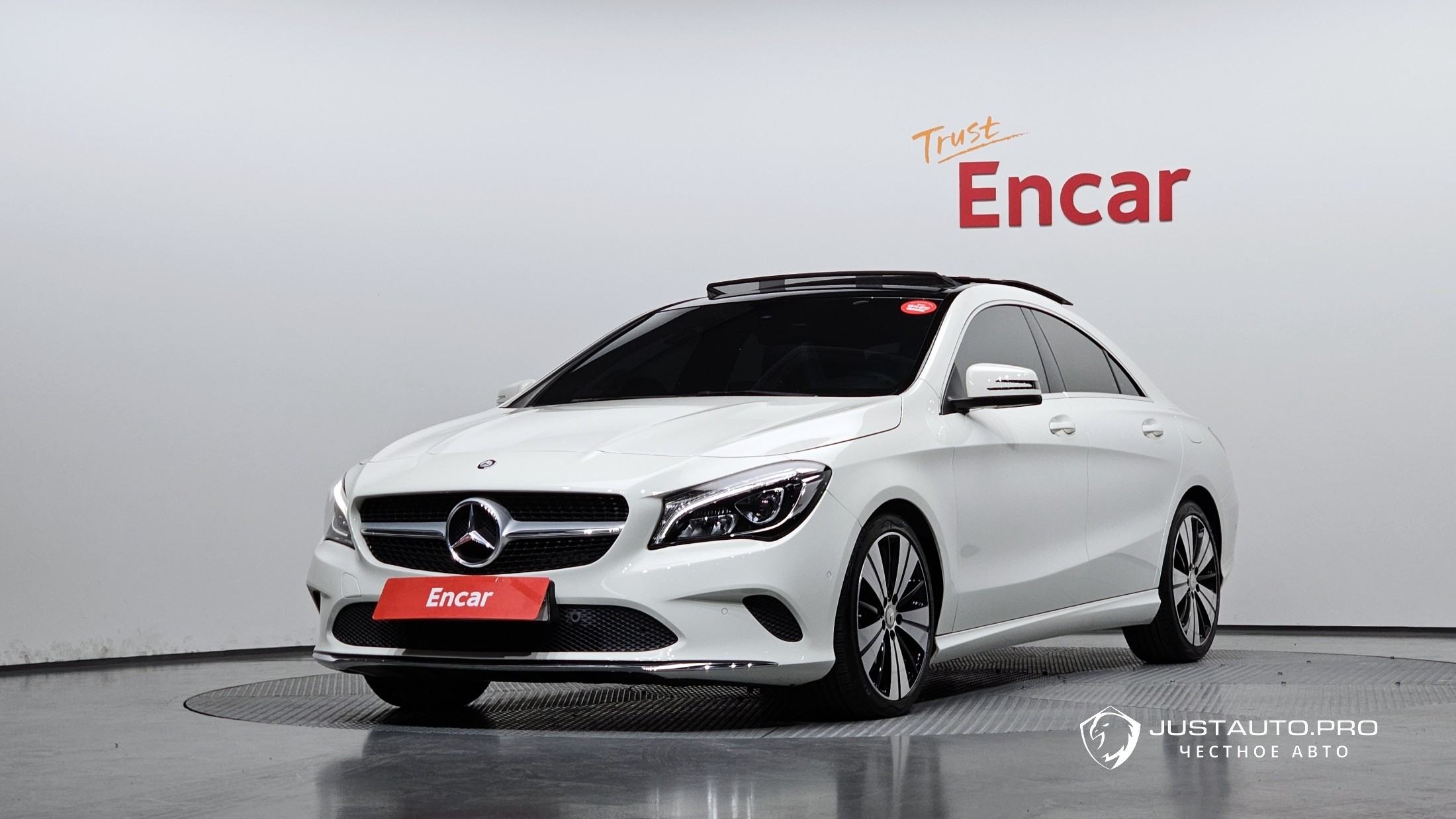 Автомобиль Mercedes-Benz CLA-Class