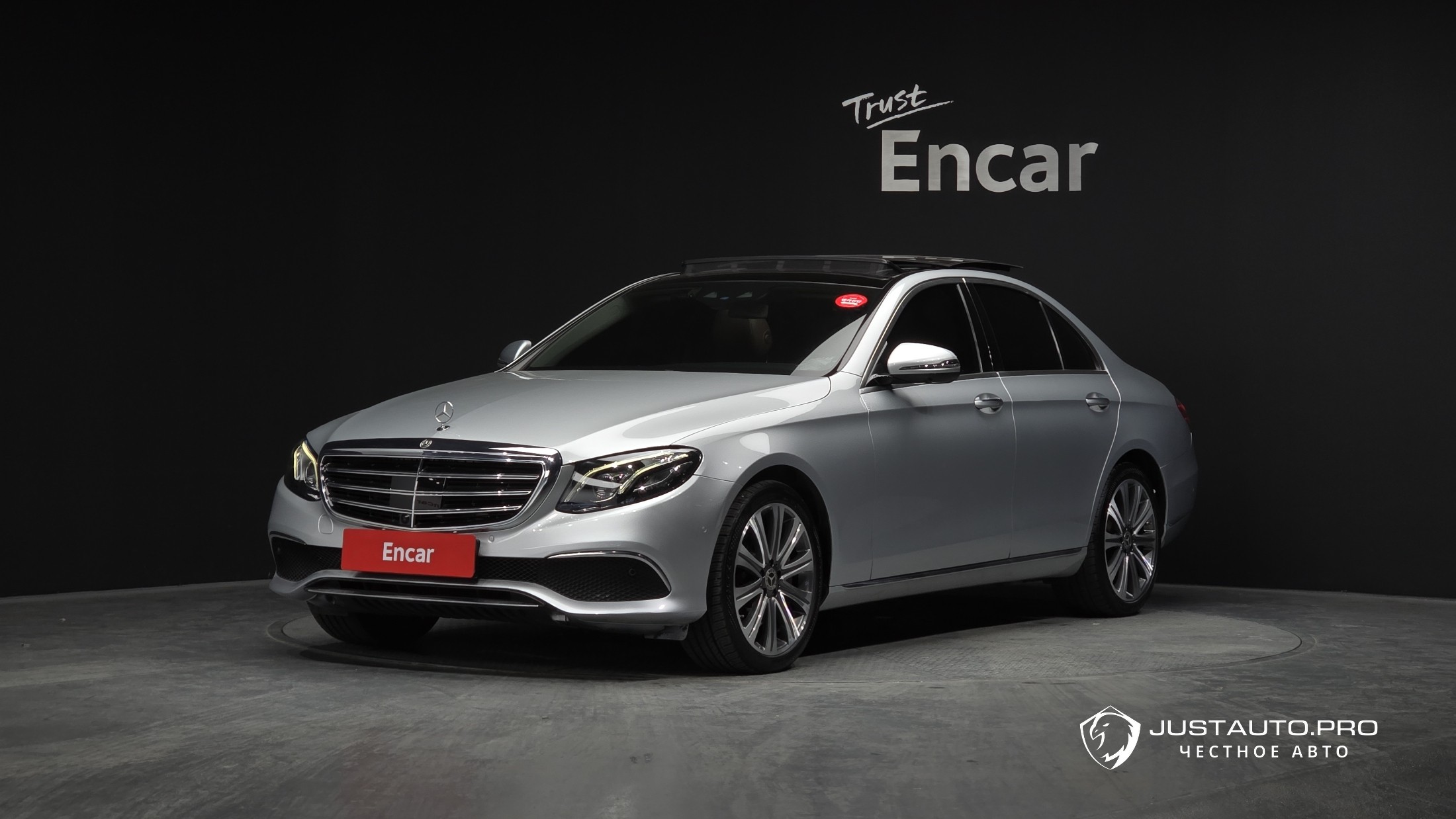 Автомобиль Mercedes-Benz E-Class