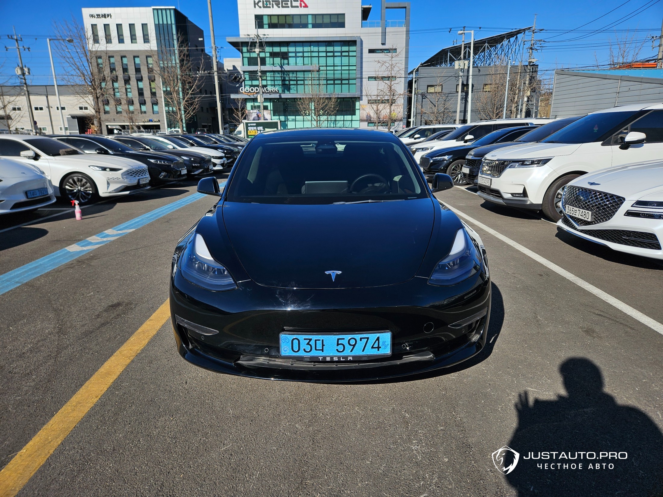 Автомобиль Tesla Model 3
