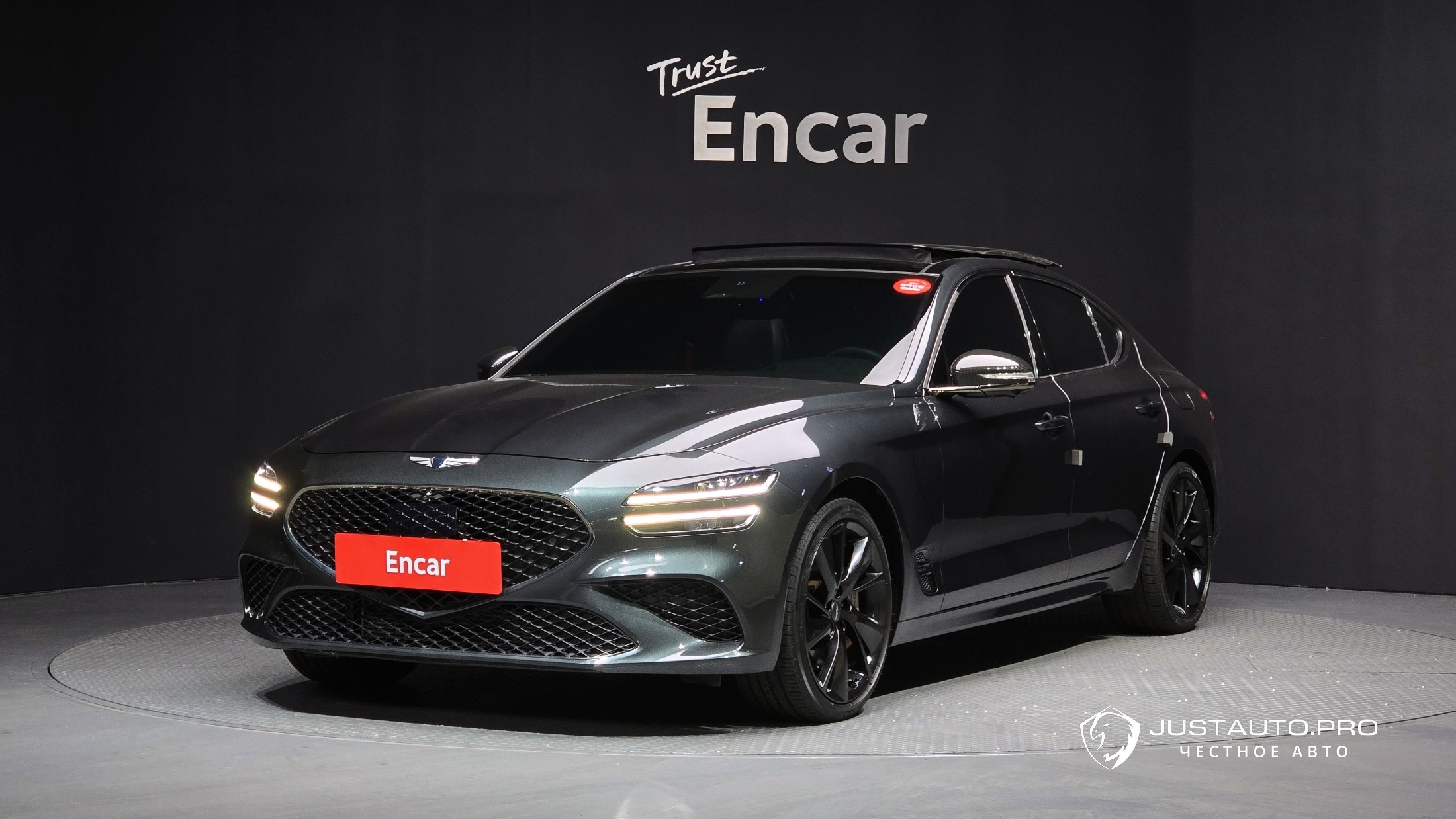 Автомобиль Genesis G70