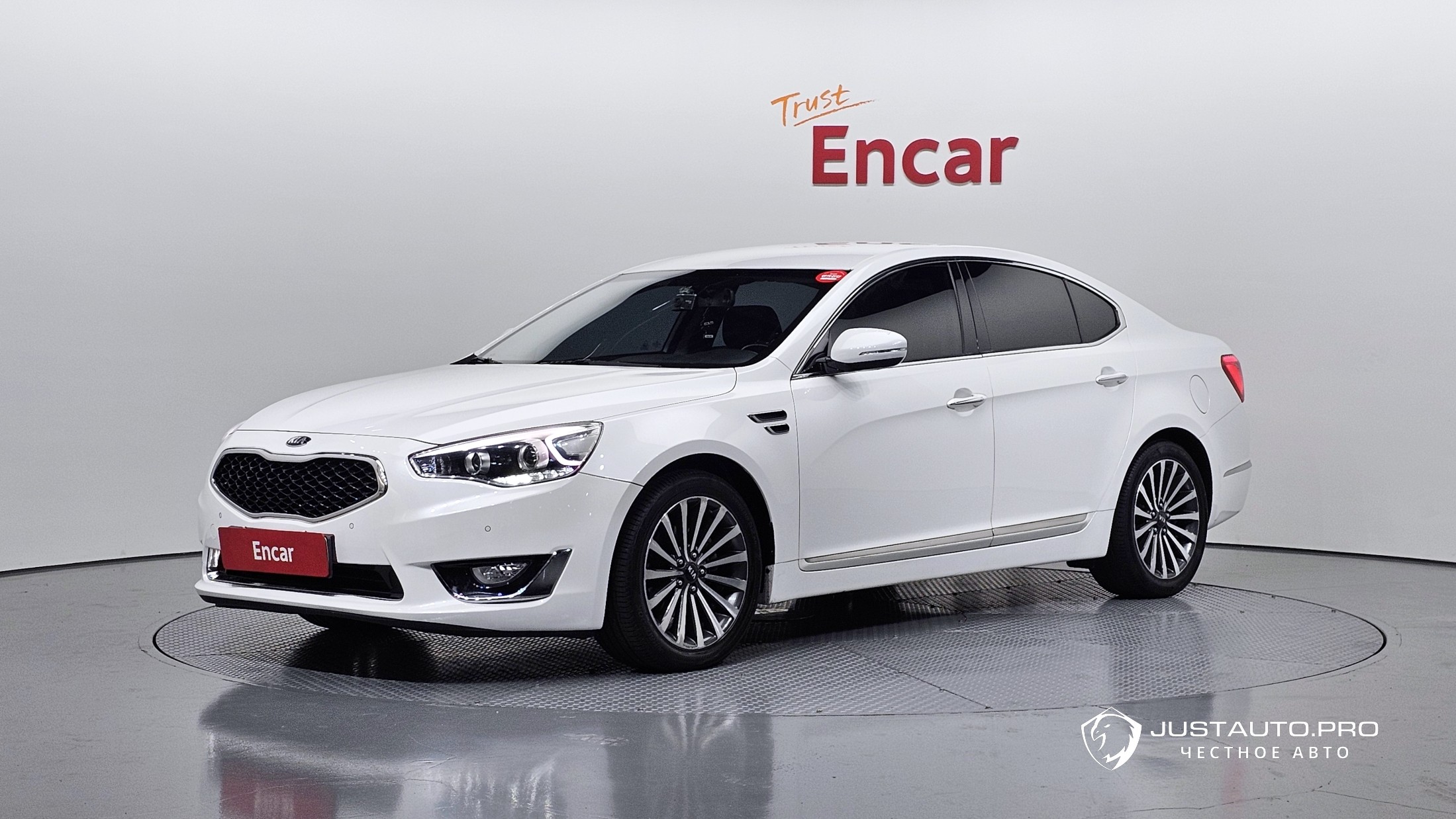 Автомобиль Kia K7