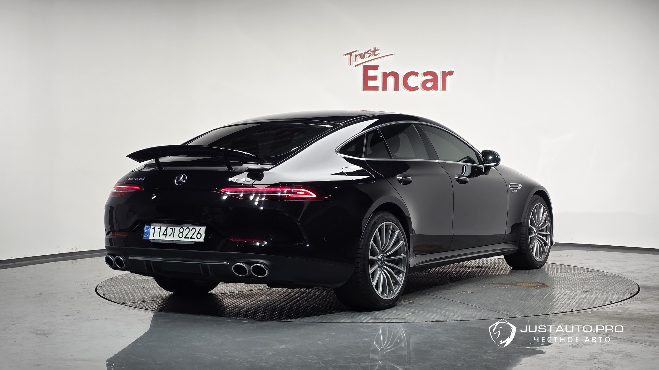 Автомобиль Mercedes-Benz AMG GT