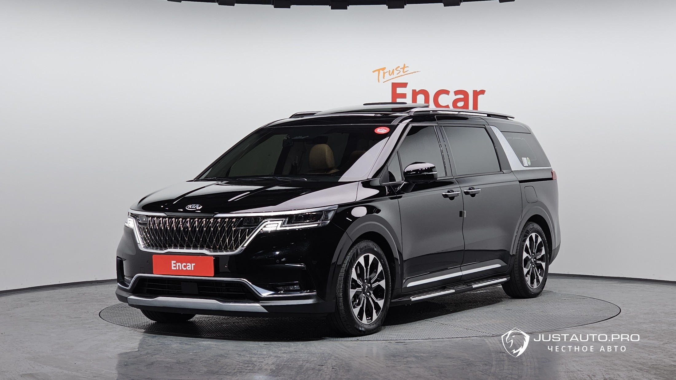 Автомобиль Kia Canival