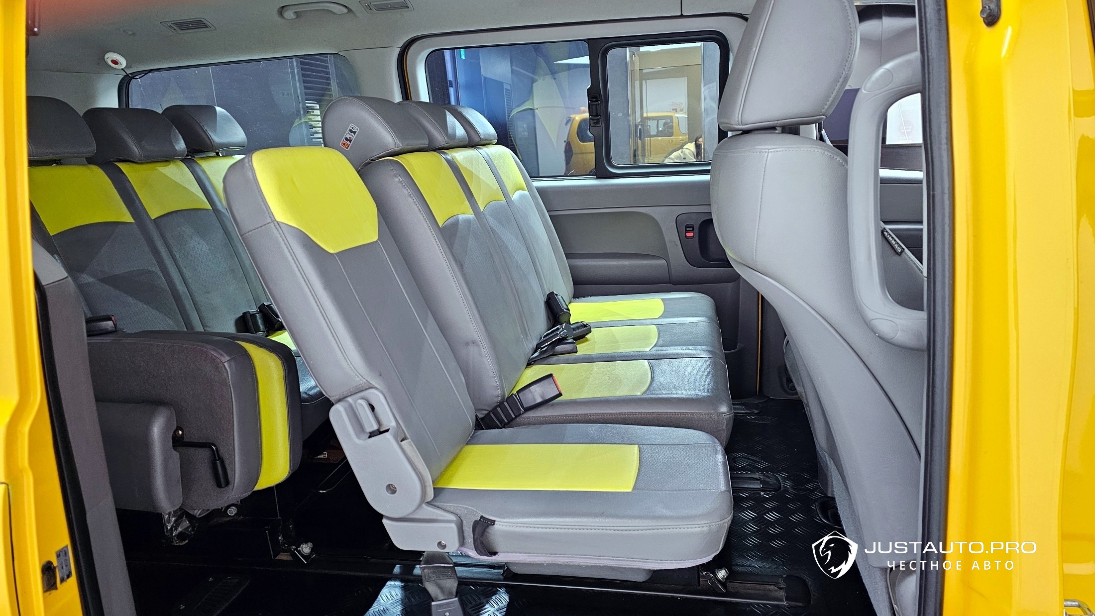 Автомобиль Hyundai Starex