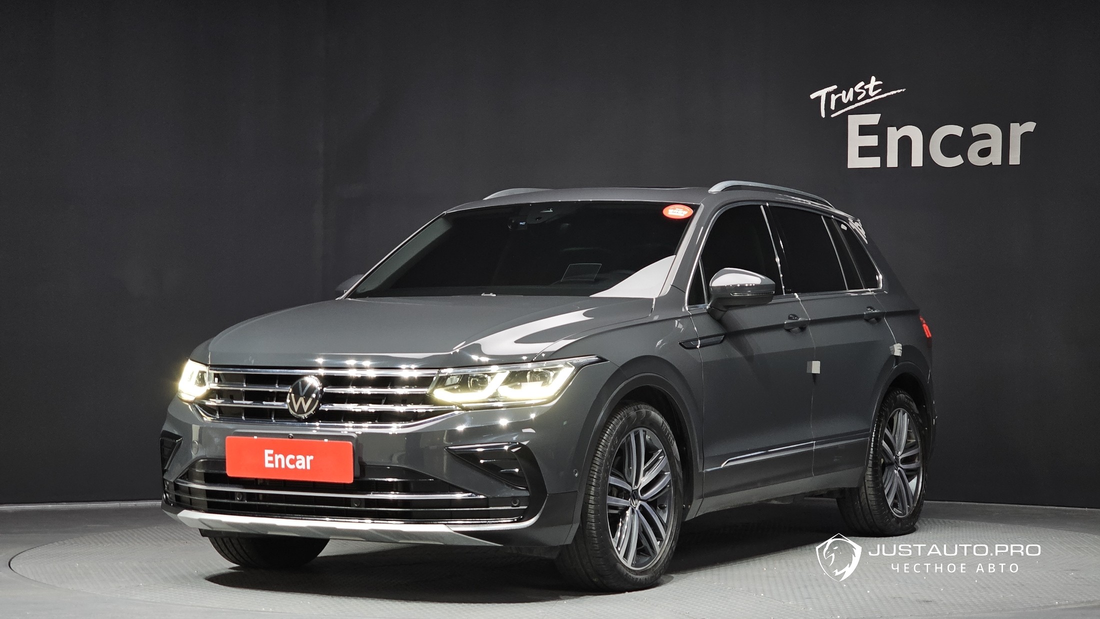 Автомобиль Volkswagen Tiguan