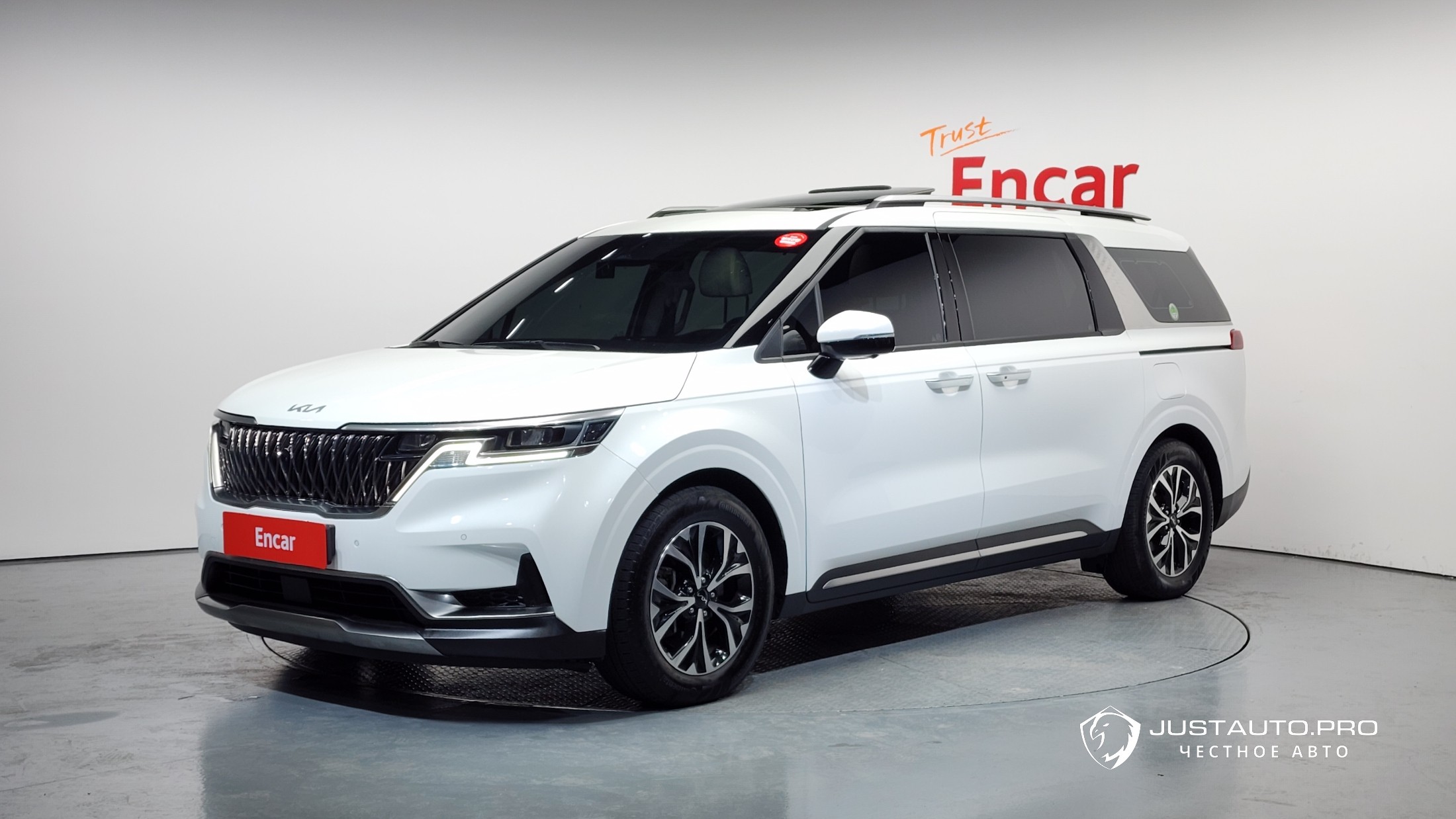 Автомобиль Kia Canival
