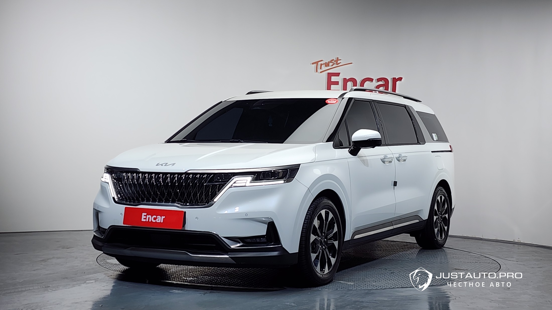 Автомобиль Kia Canival