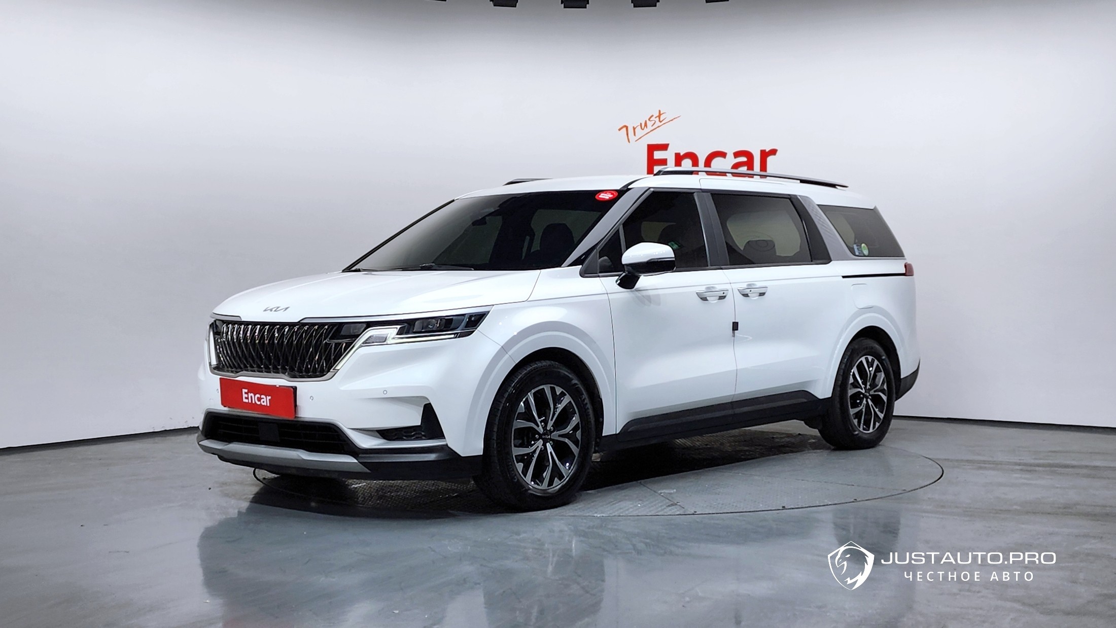 Автомобиль Kia Canival