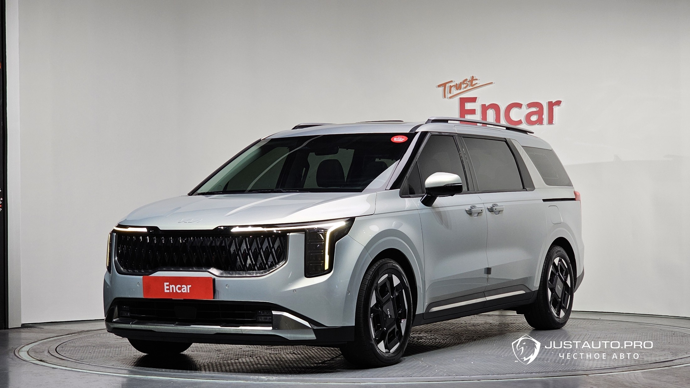 Автомобиль Kia Canival