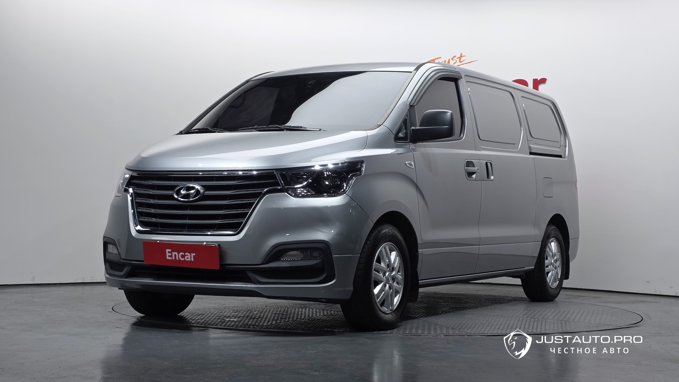 Автомобиль Hyundai Starex