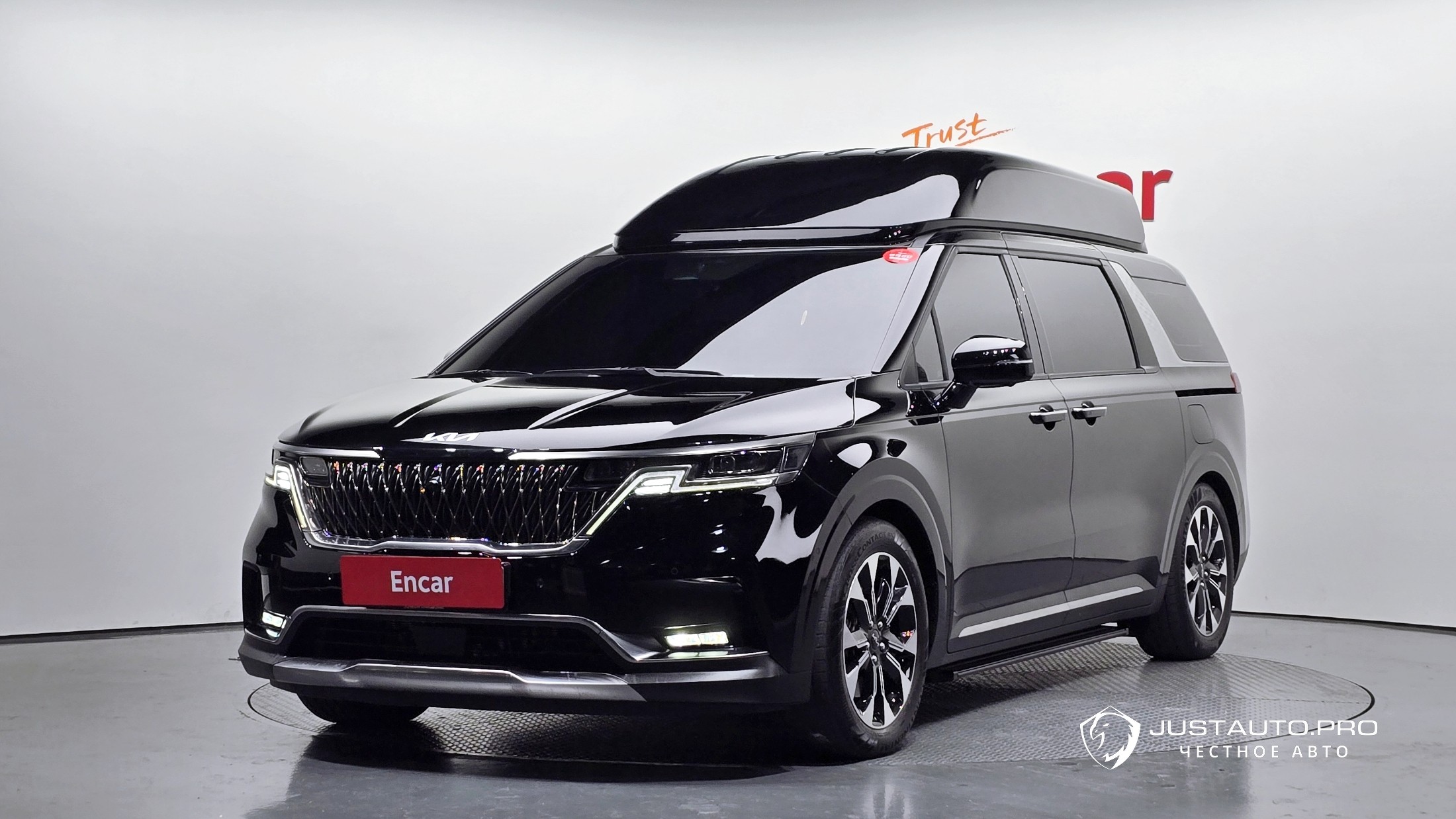 Автомобиль Kia Canival