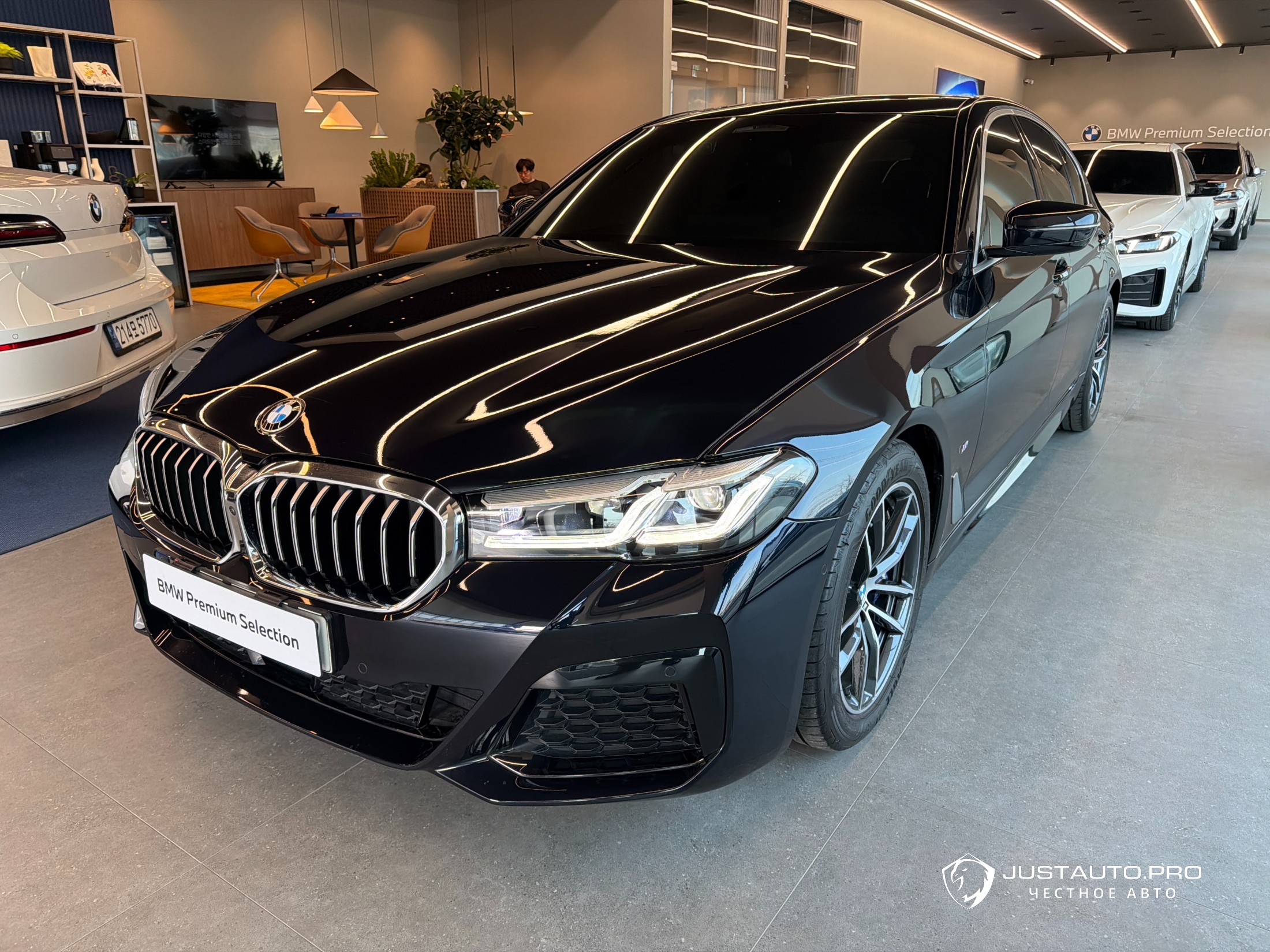 Автомобиль BMW 5-Series